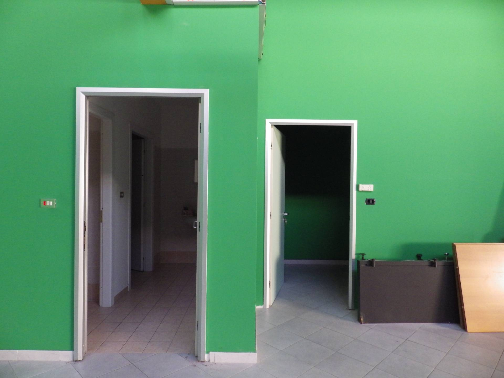 Locale commerciale in vendita a Rosta, Corso Moncenisio