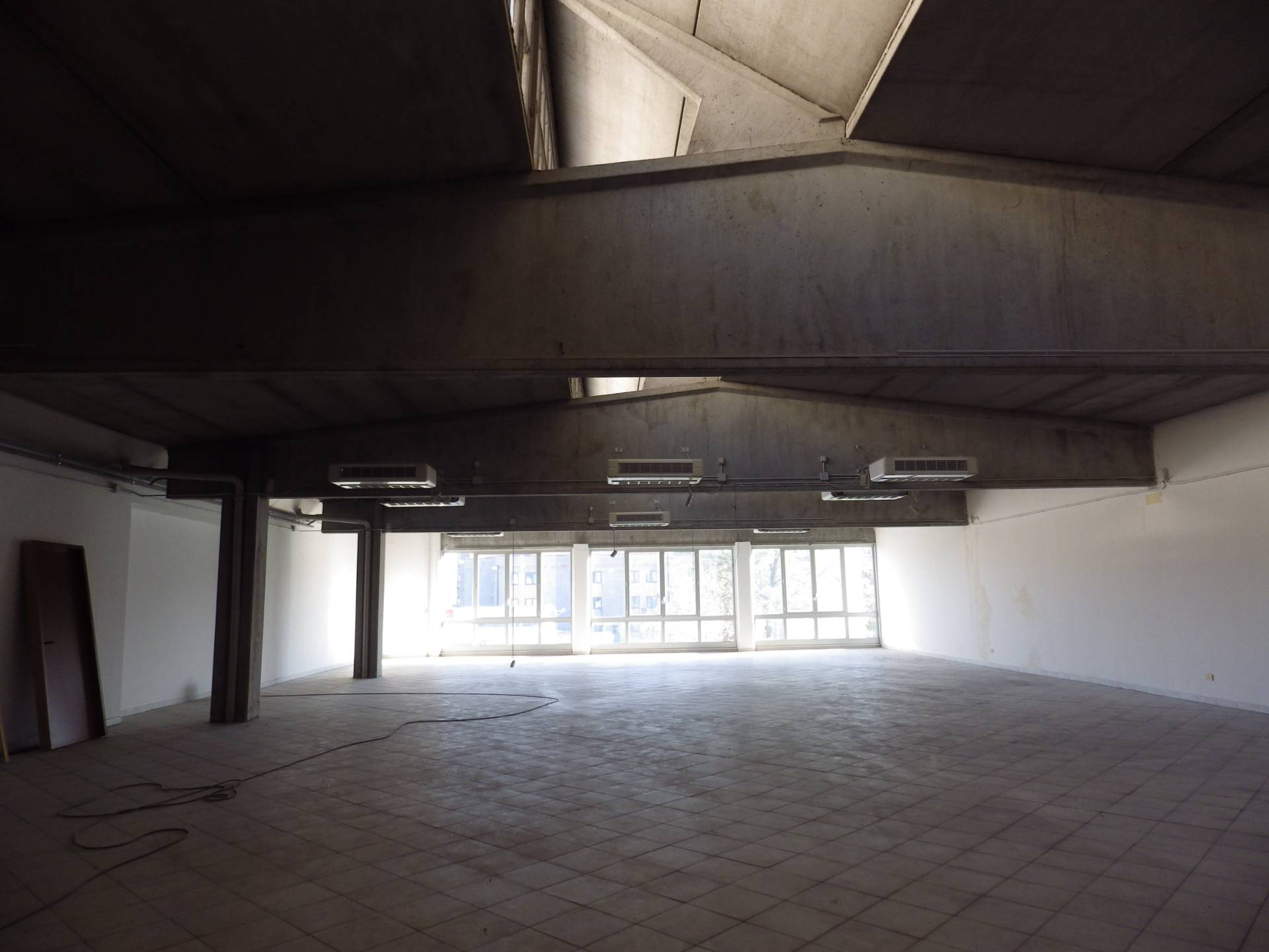 Locale commerciale in vendita a Rosta, Corso Moncenisio