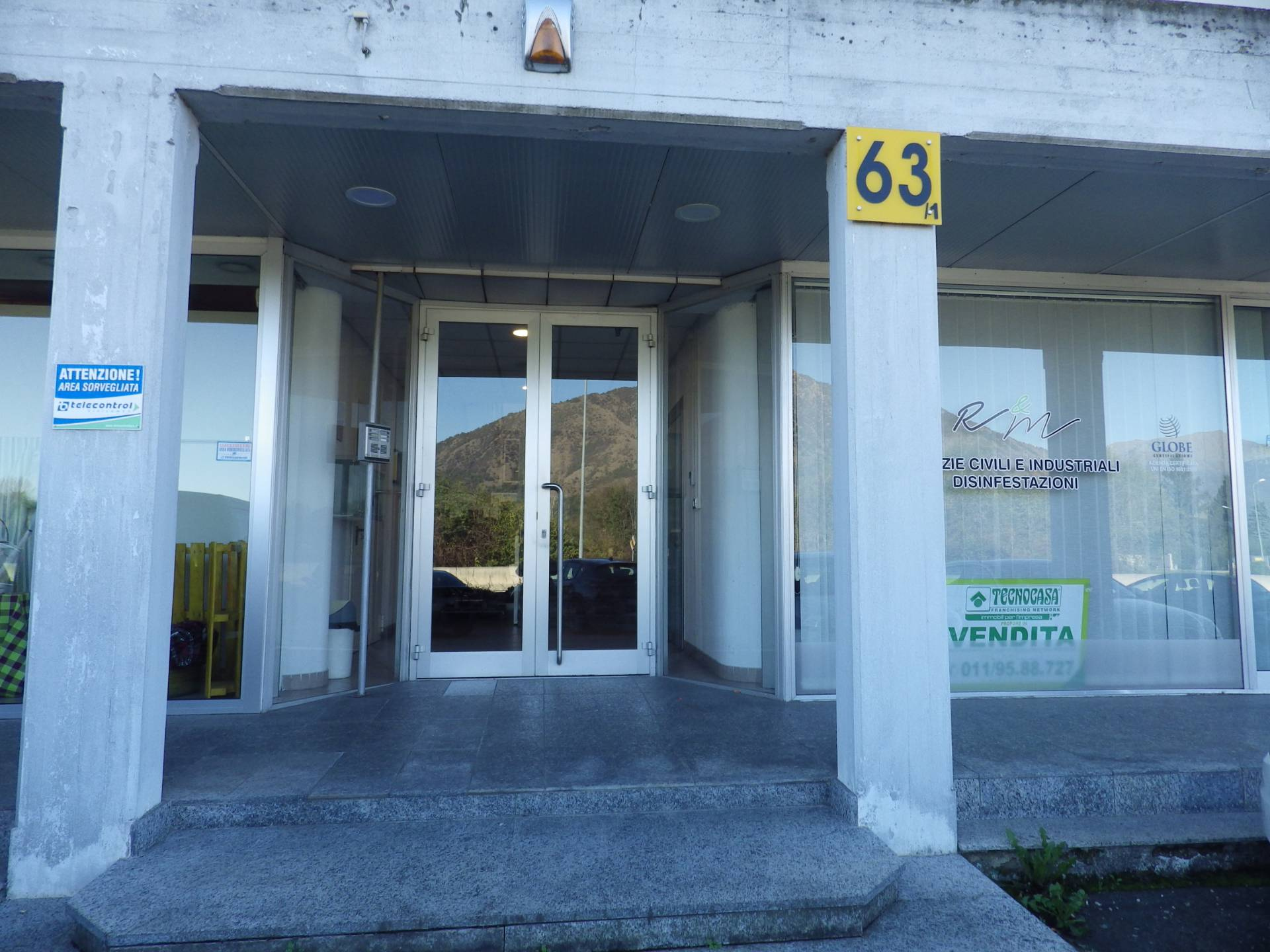 Locale commerciale in vendita a Rosta, Corso Moncenisio