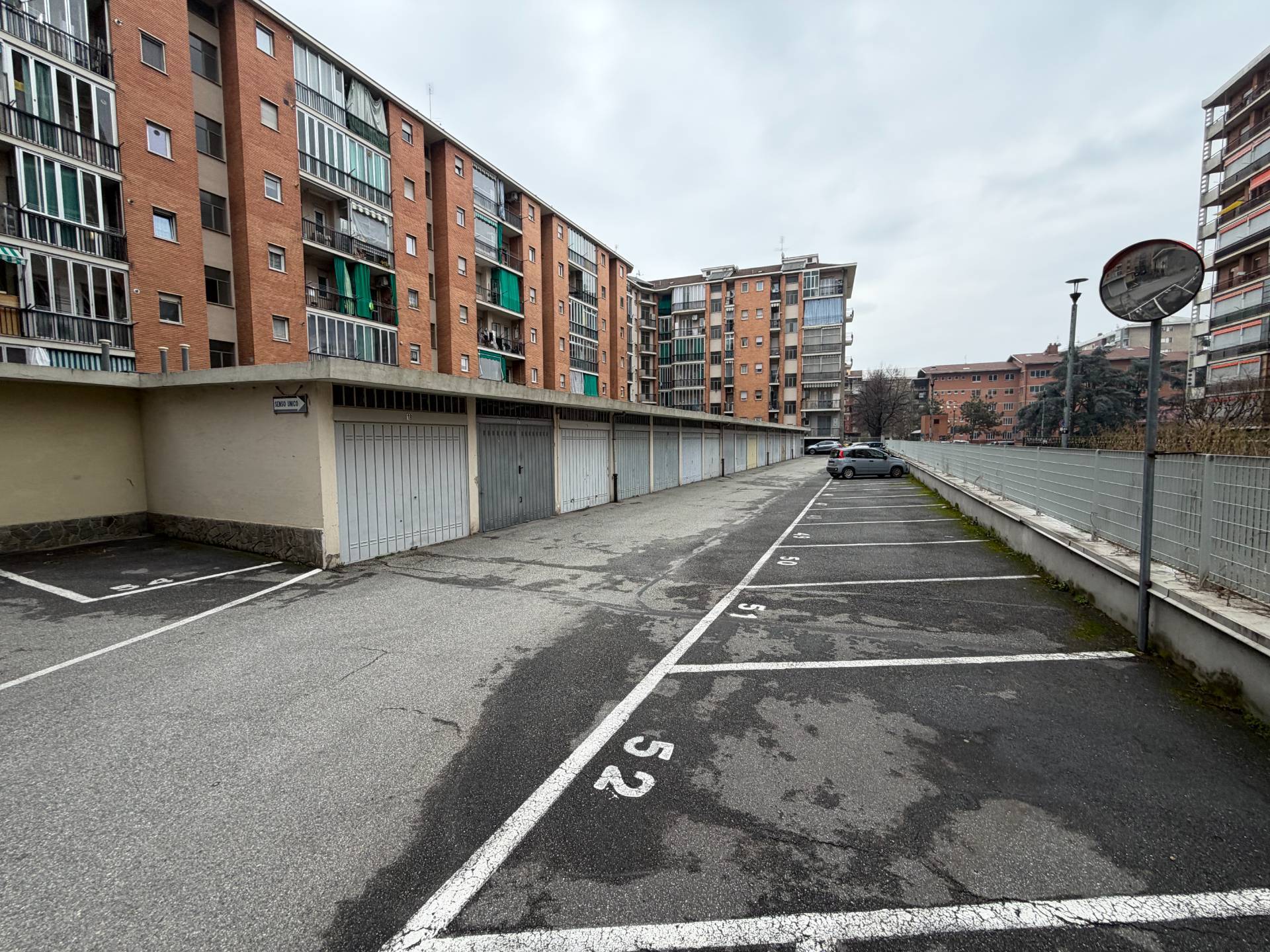 Box o garage in vendita a Torino, Santa Rita