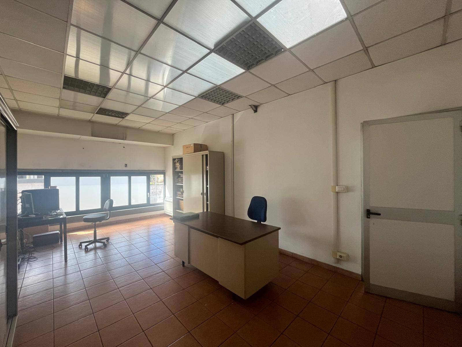 Ufficio in affitto a Collegno, Borgata Paradiso