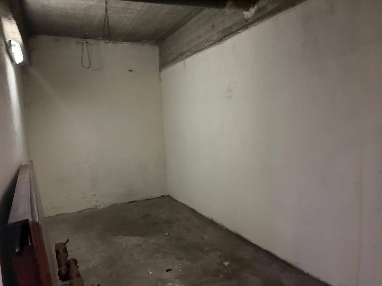 Box o garage in vendita a Rivoli