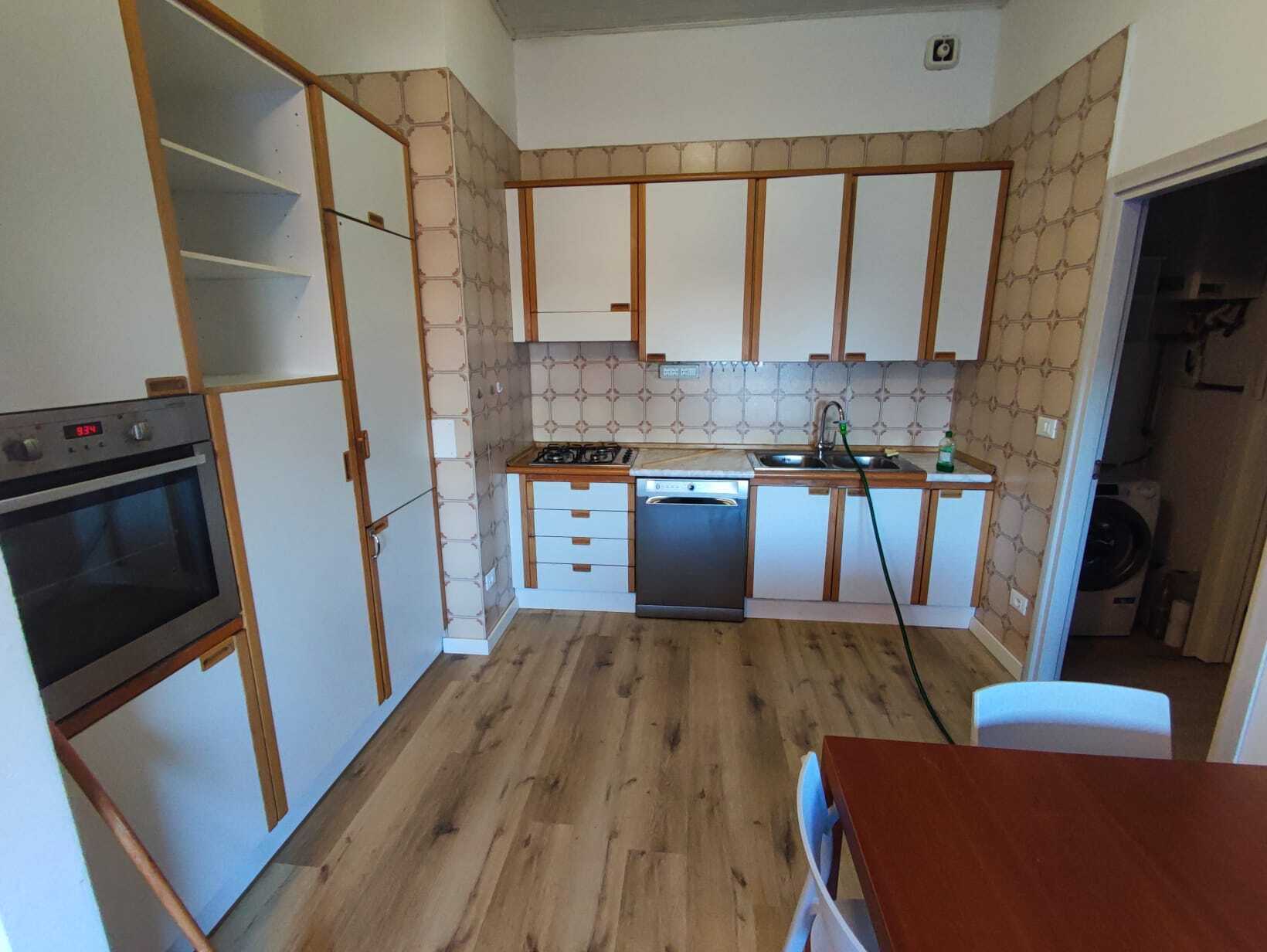 Trilocale con terrazzo in via del castel, Trento