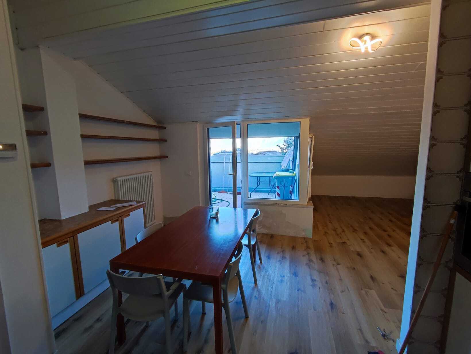 Trilocale con terrazzo in via del castel, Trento