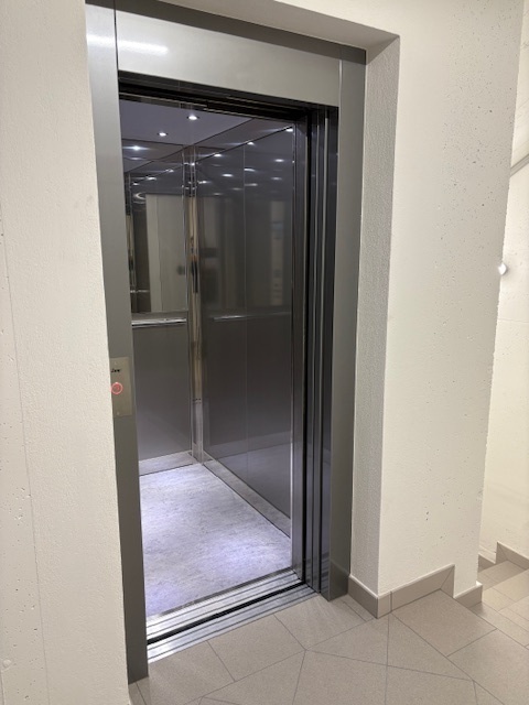 Box/Garage 14mq in affitto in via della roggia grande 14/1, Trento