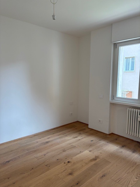 Quadrilocale con box in via malta, Trento