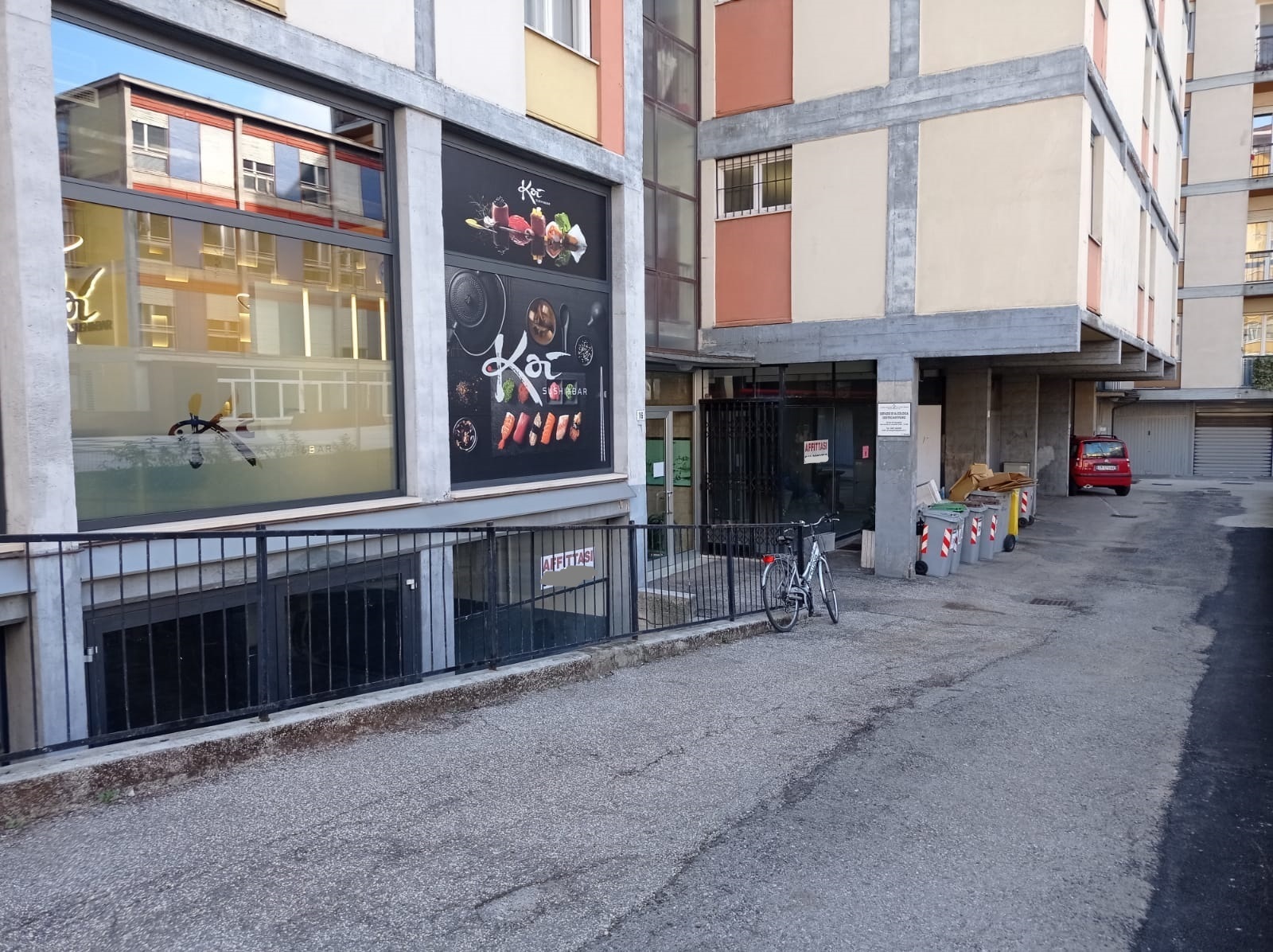 Locale commerciale con giardino in via rosmini 14, Trento