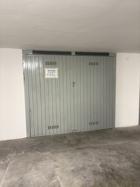 Posto auto coperto in affitto in via sant'antonio 1, Trento