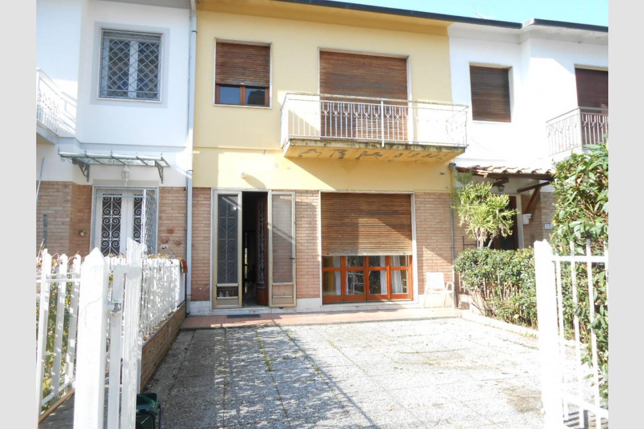 Villa in vendita, Viareggio marco polo