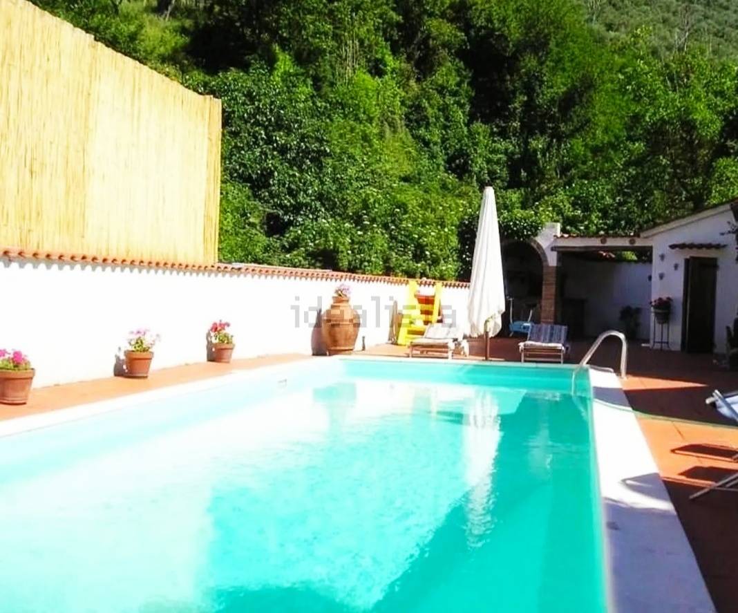 Villa in vendita a Calci