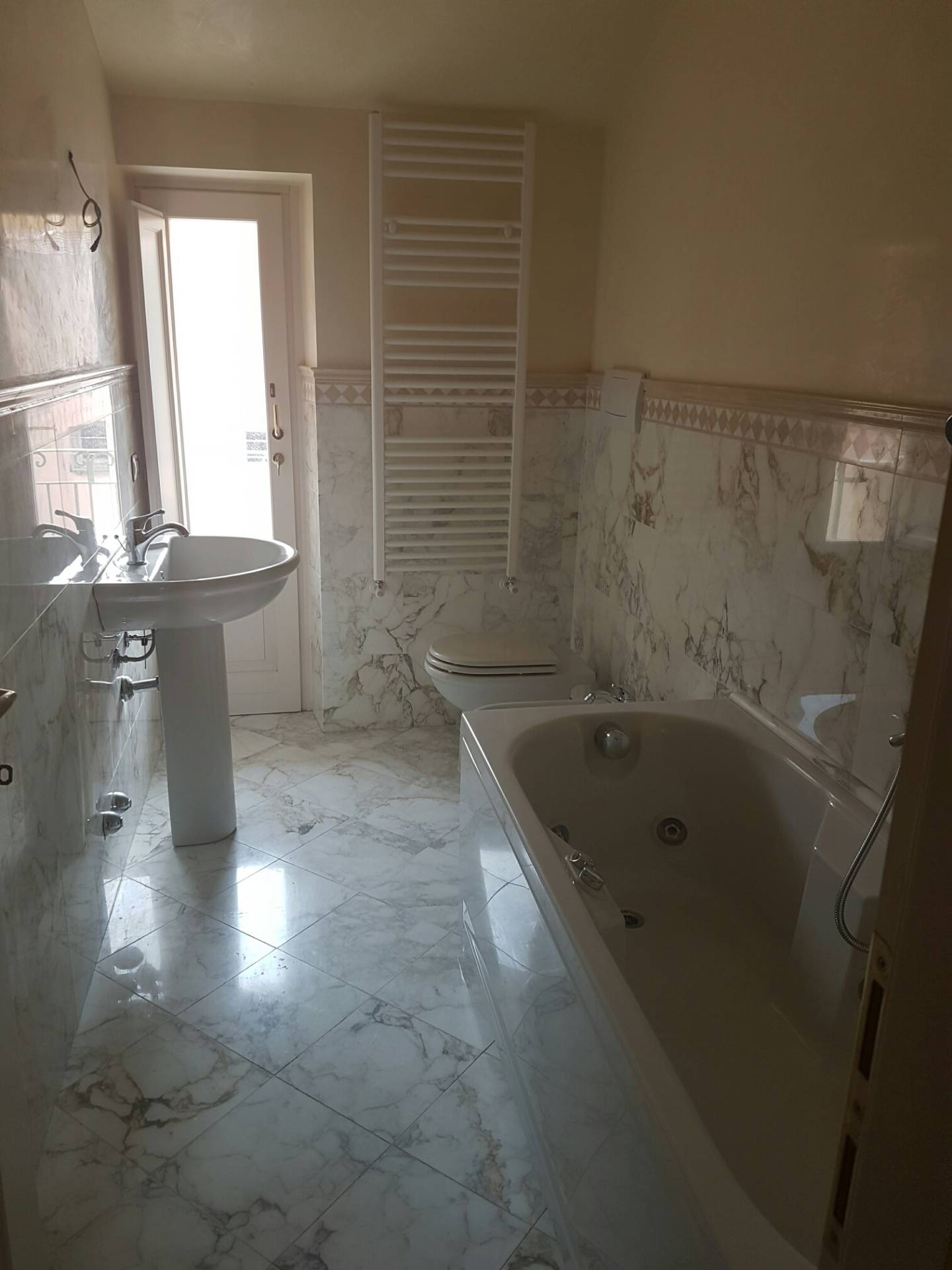 Appartamento in vendita a Viareggio, Fascia mare