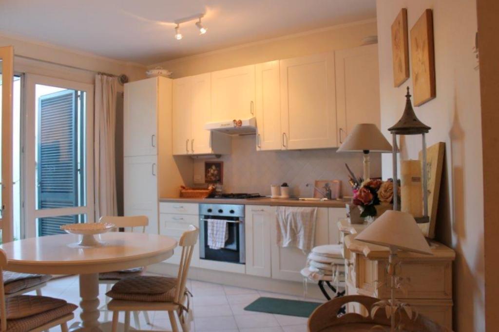 Appartamento piano terra in vendita a Viareggio, Marco Polo