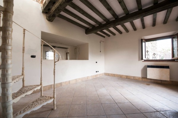 Rustico in vendita a Camaiore, MONTEMAGNO