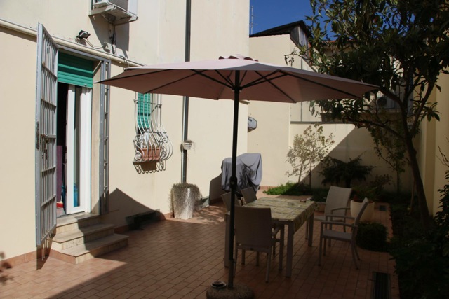 Appartamento piano terra in vendita a Viareggio