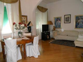 Appartamento ultimo piano in vendita a Viareggio, Fascia mare