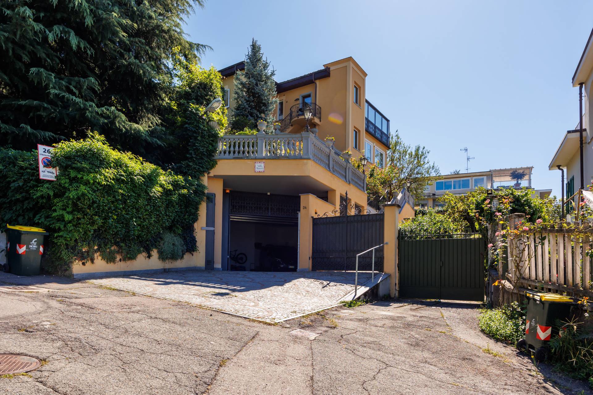 Villa con terrazzo, Torino cavoretto - pilonetto