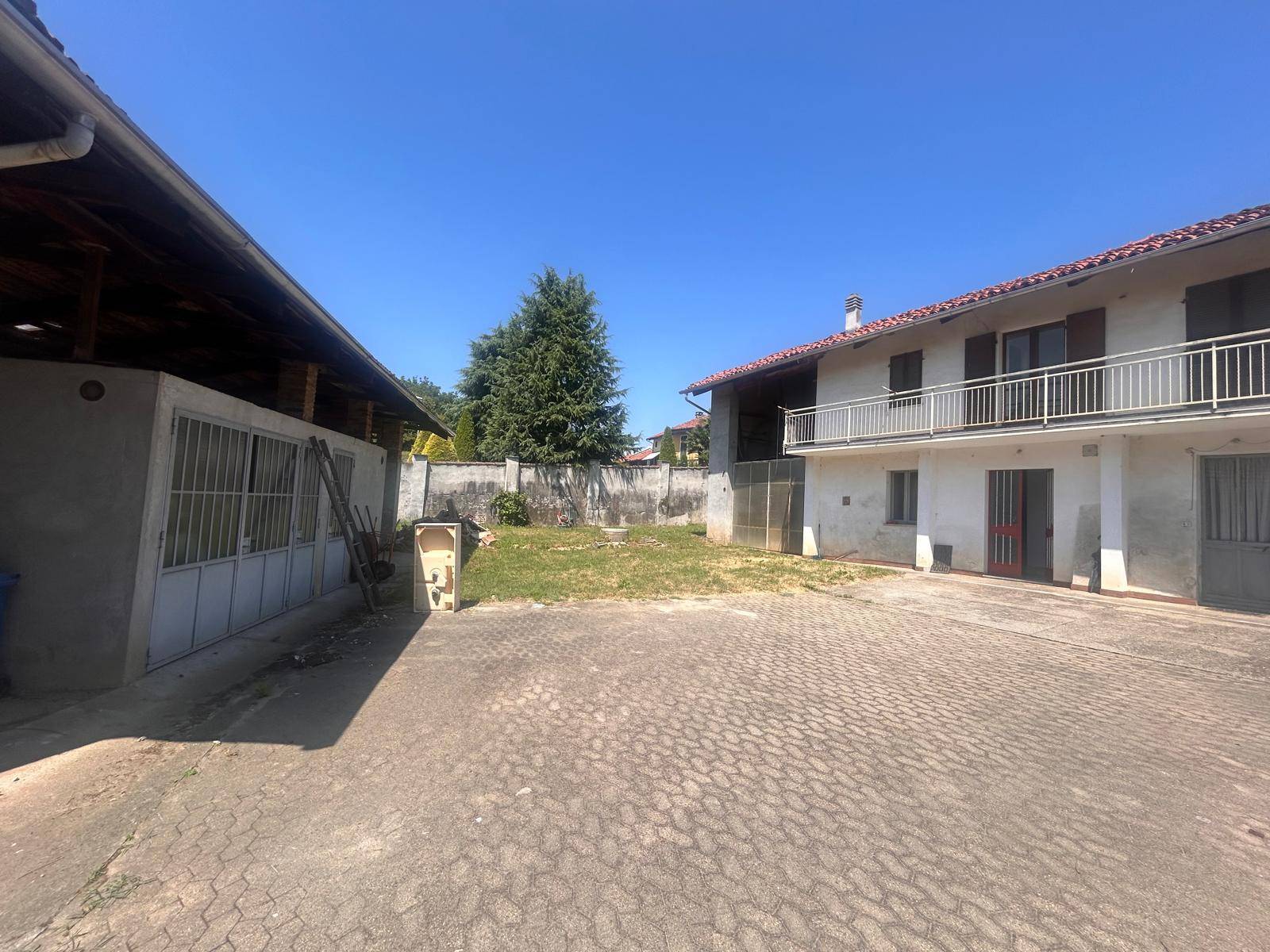 Casa indipendente in vendita a Trofarello, Valle Sauglio