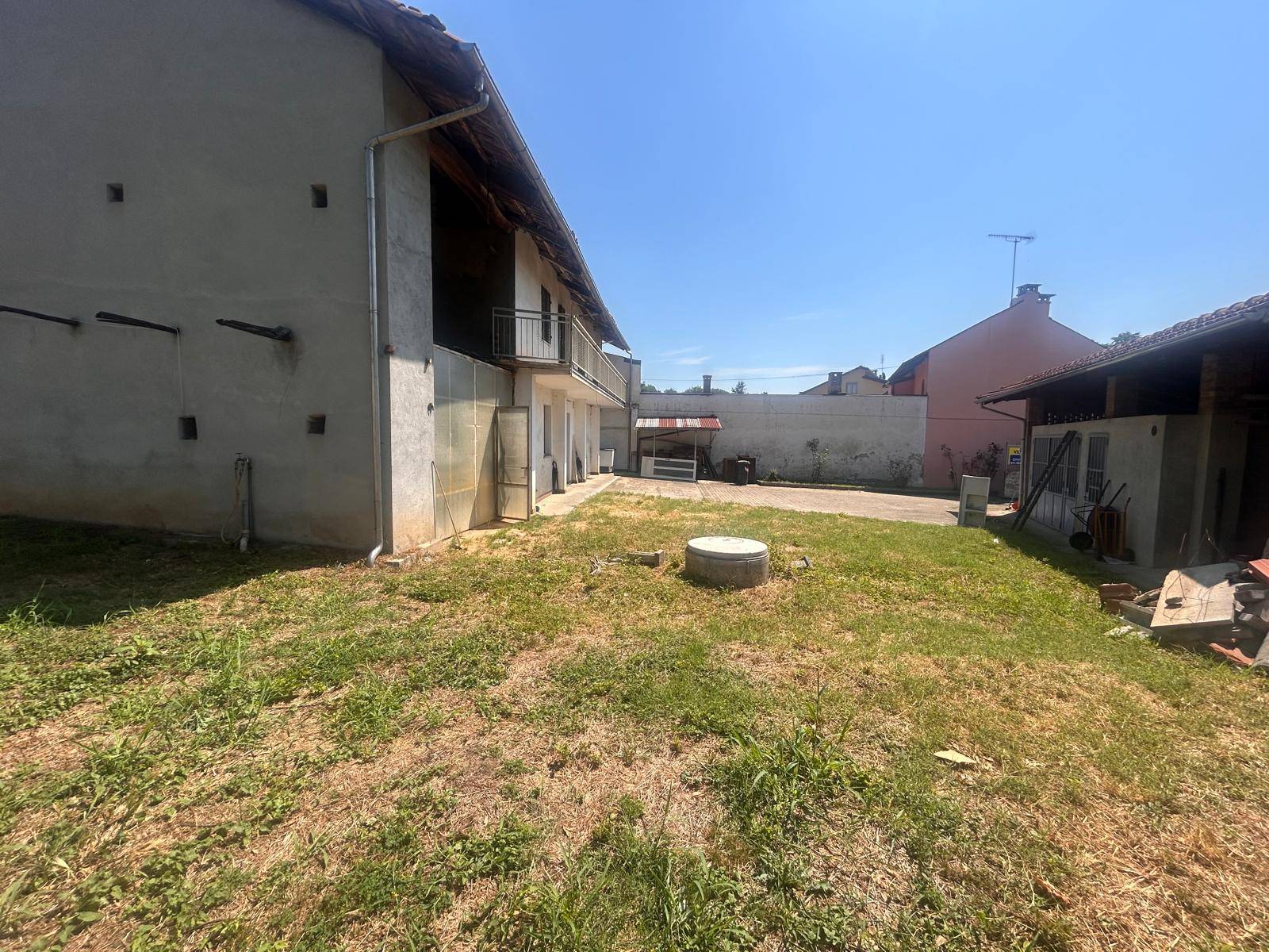 Casa indipendente in vendita a Trofarello, Valle Sauglio