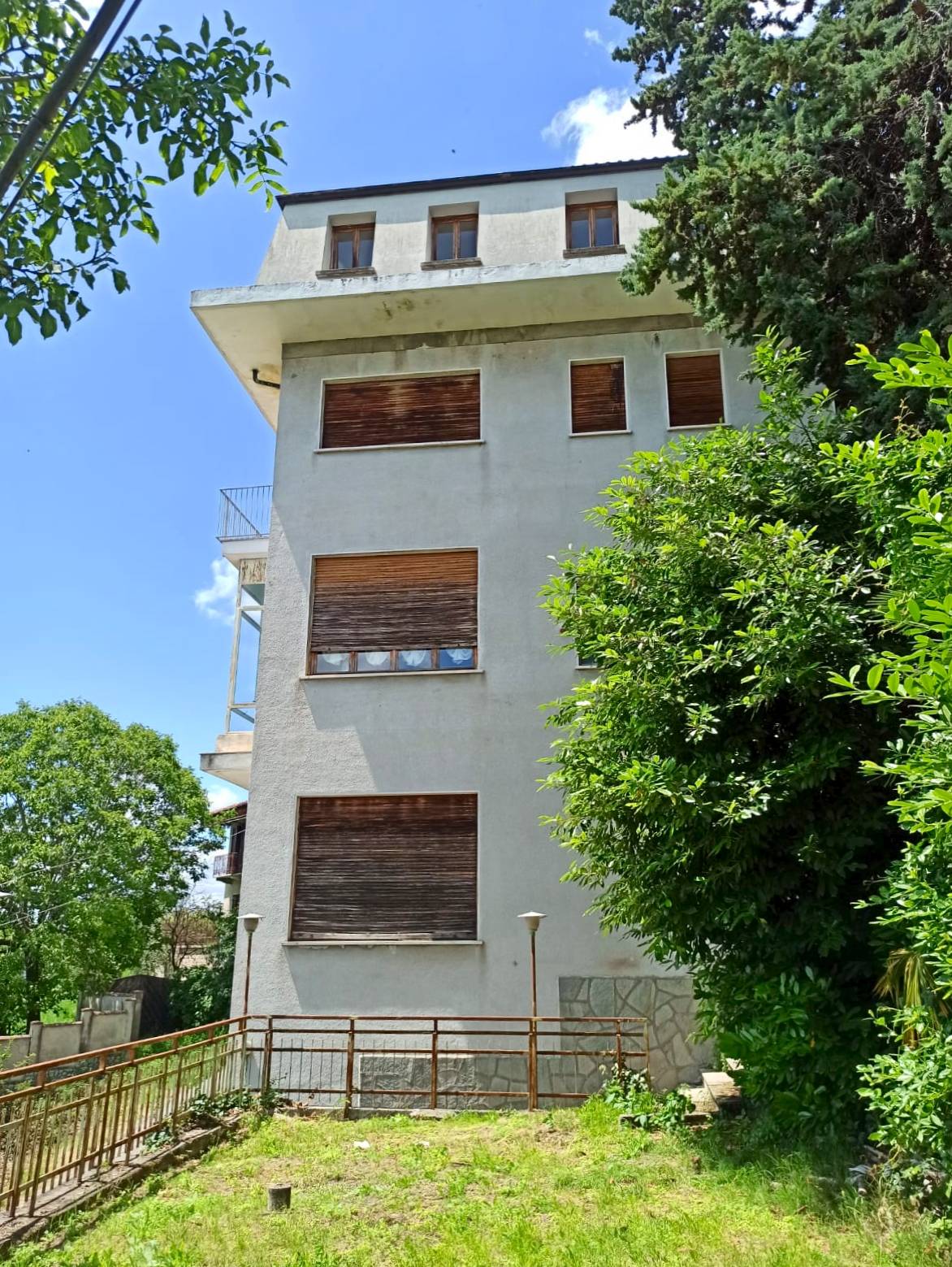 Stabile - Palazzo in vendita a Albugnano