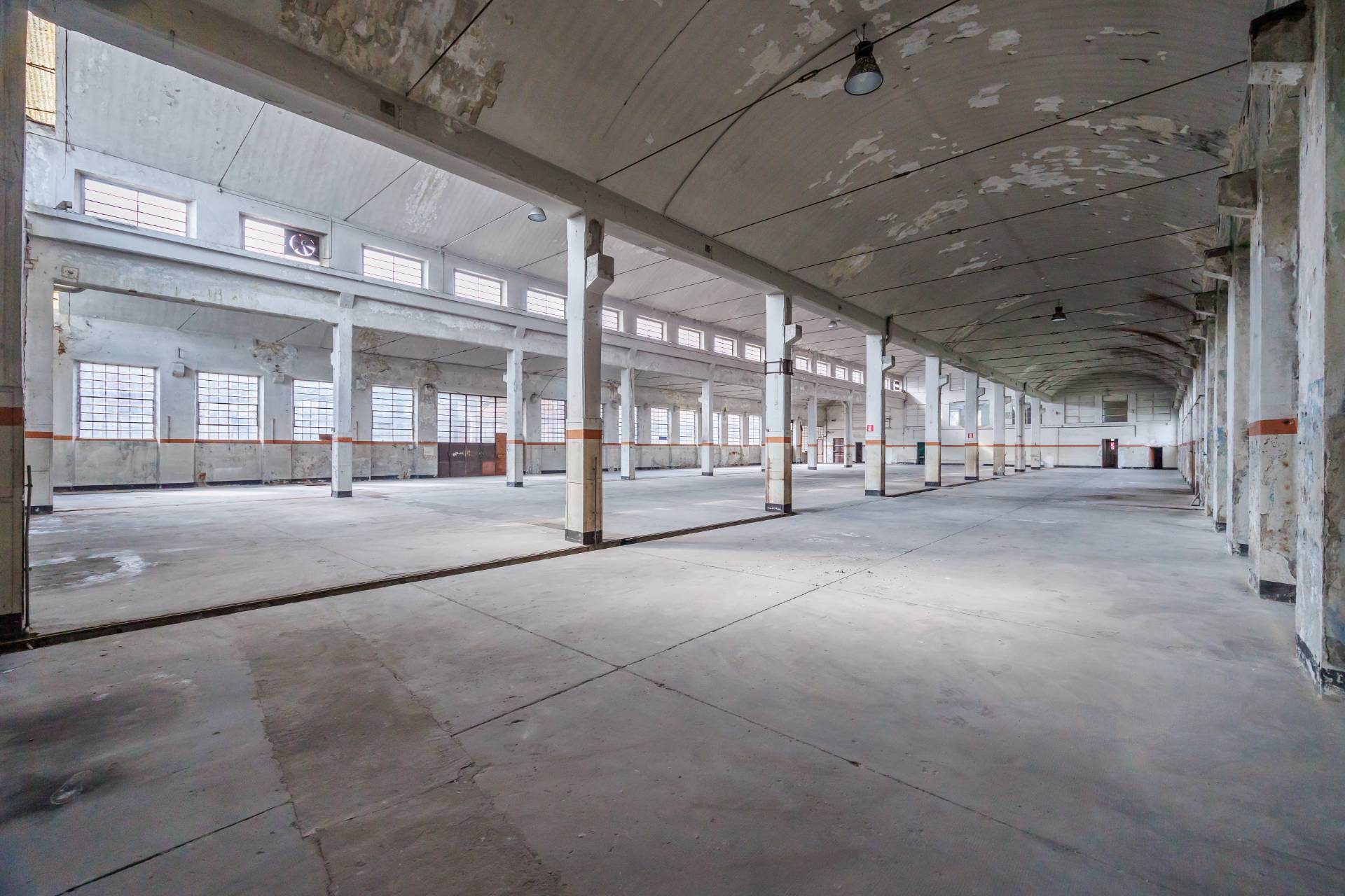 Capannone in vendita a Moncalieri, Borgo San Pietro