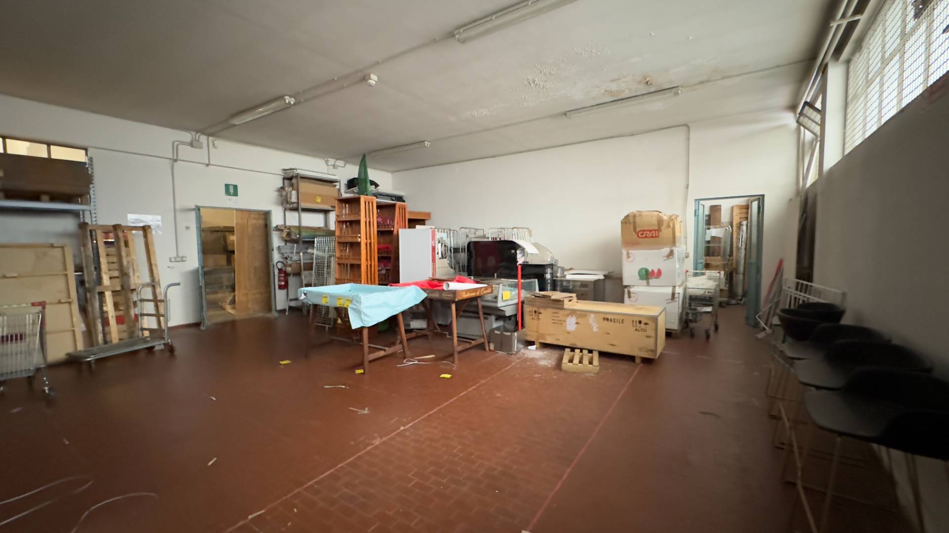 Locale commerciale in vendita a Torino, San Salvario