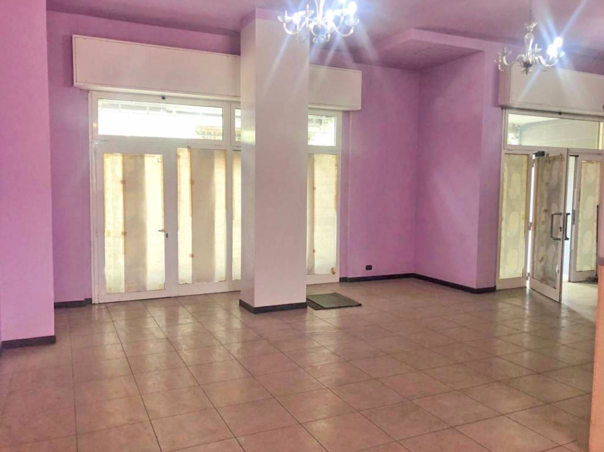 Negozio in vendita a Torino, Lingotto