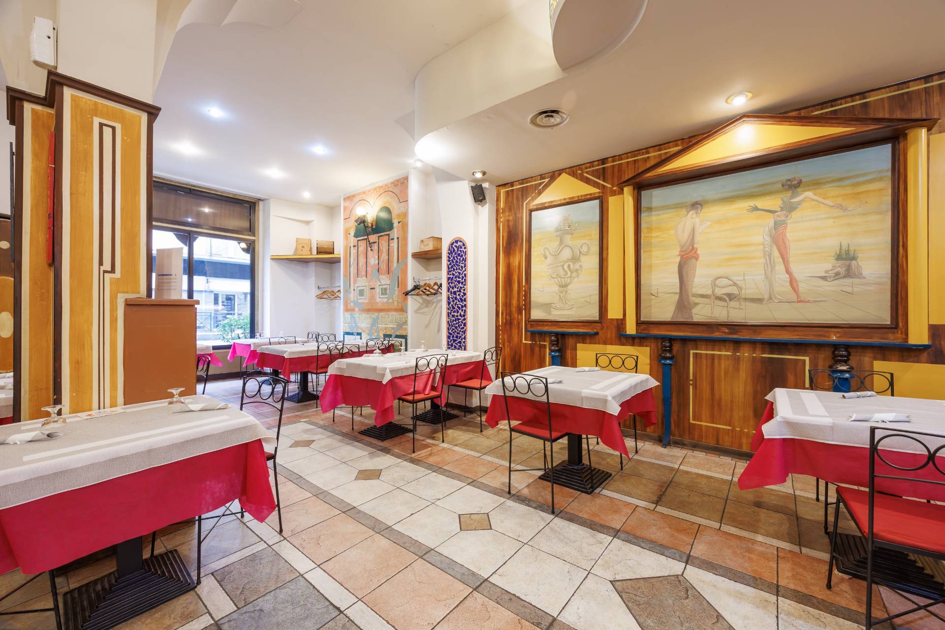 Locale commerciale in vendita a Torino, San Salvario