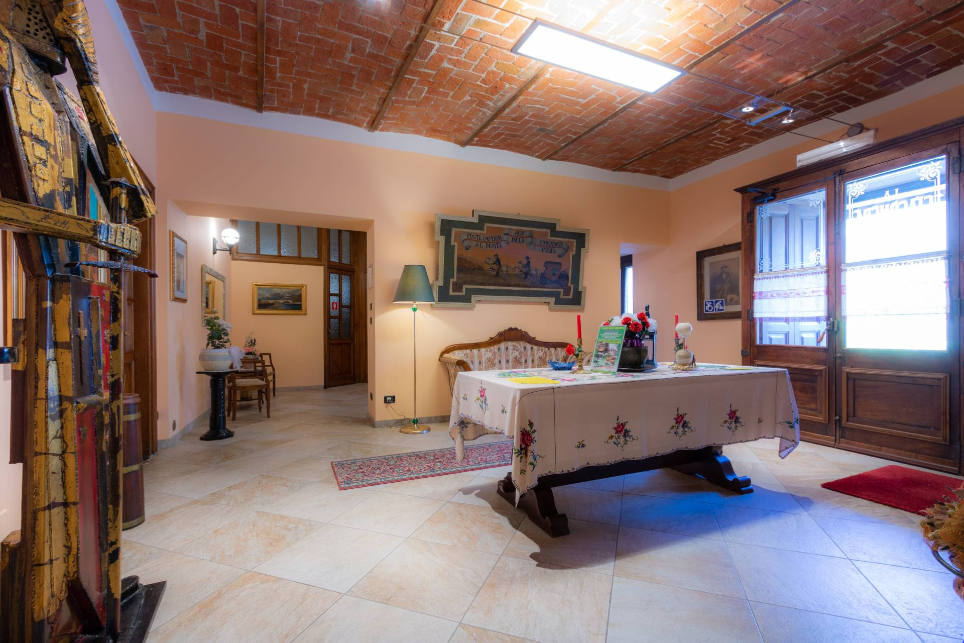 Struttura Commerciale in vendita a Villar Focchiardo, Periferica