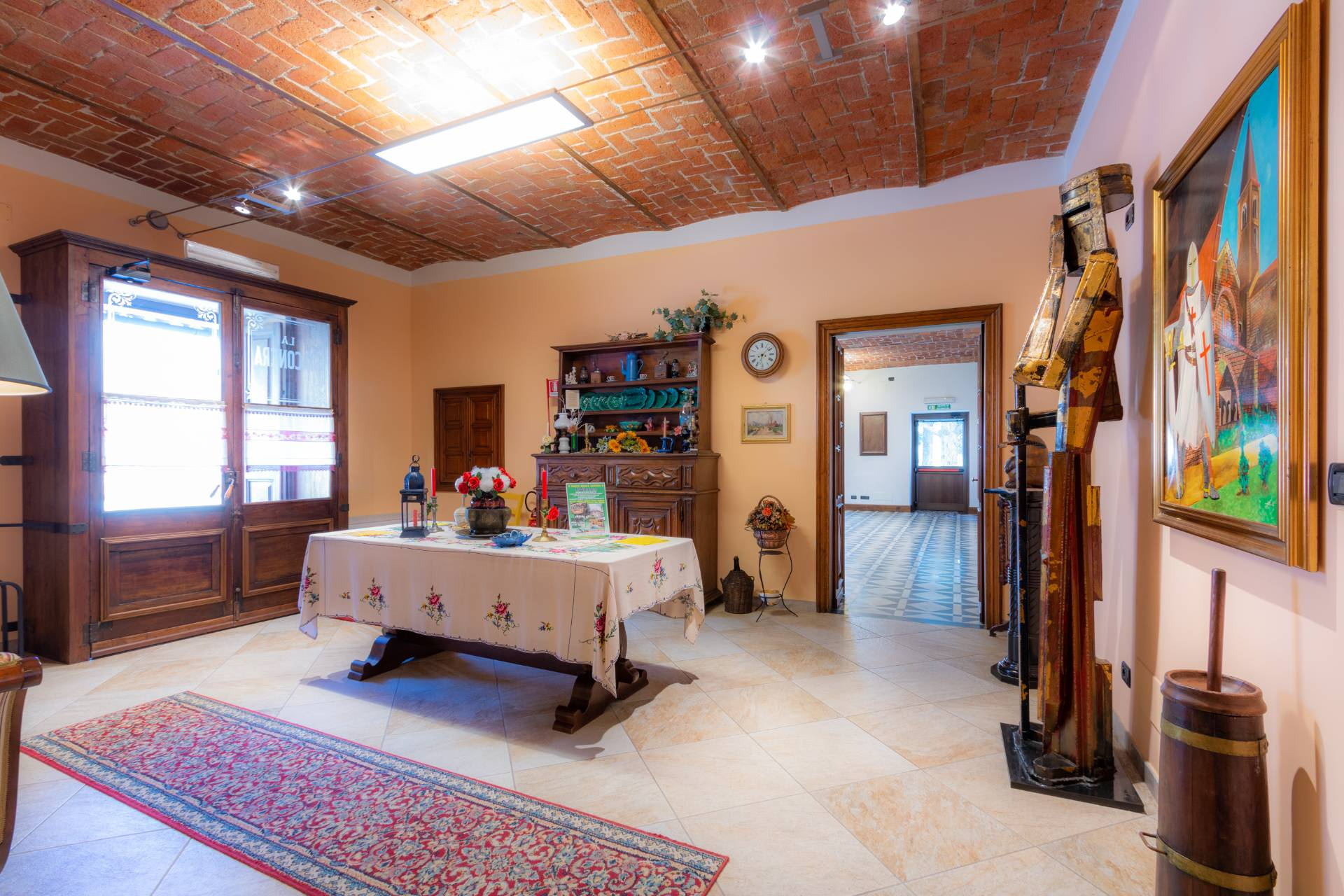 Struttura Commerciale in vendita a Villar Focchiardo, Periferica