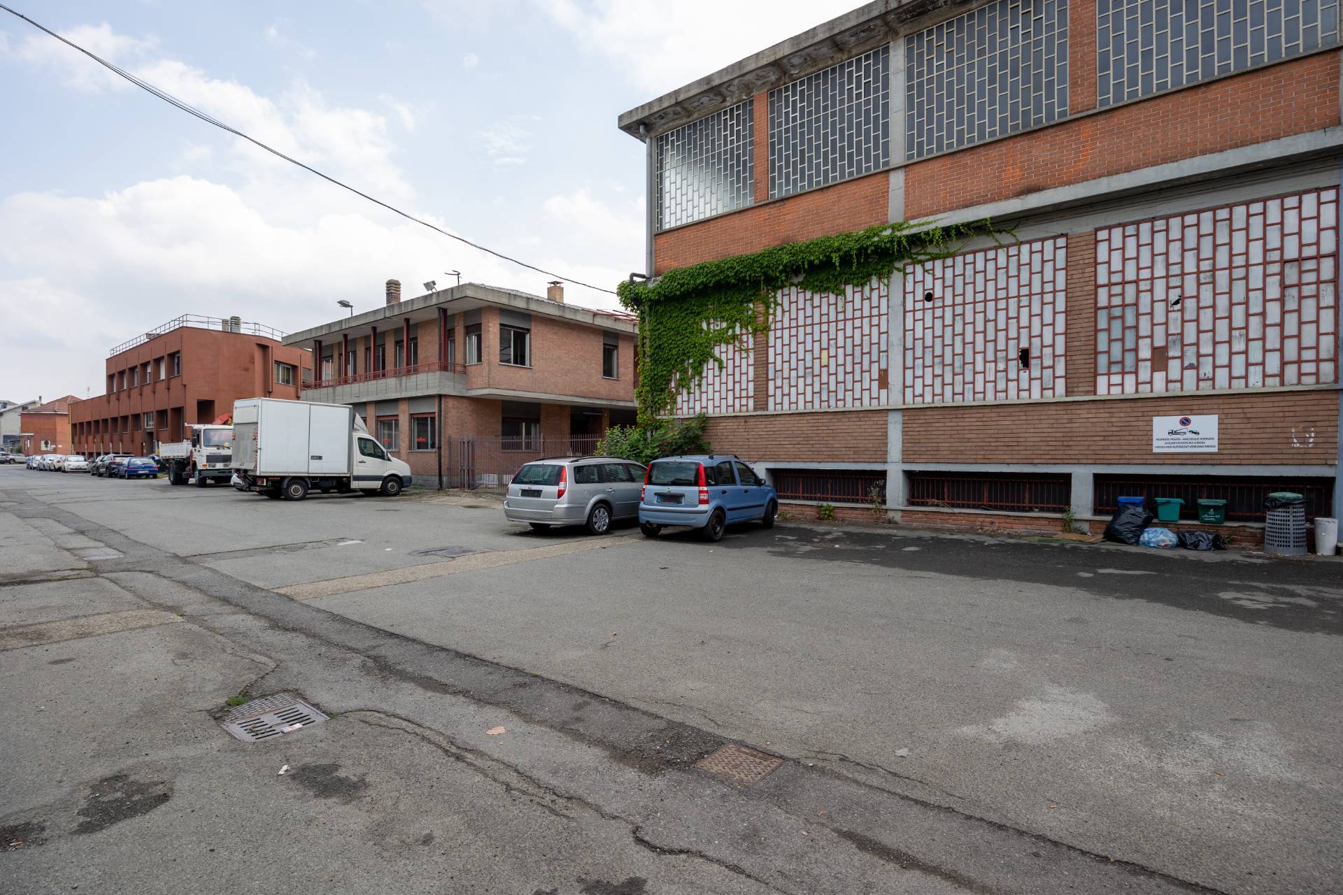 Stabile - Palazzo in vendita a Torino, Vanchiglietta