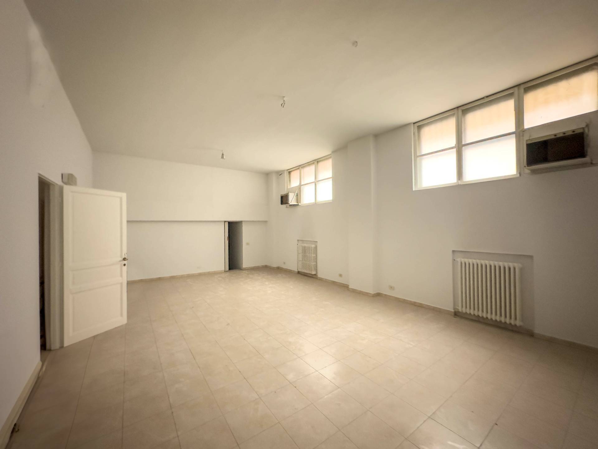 Magazzino in vendita a Torino, Valentino