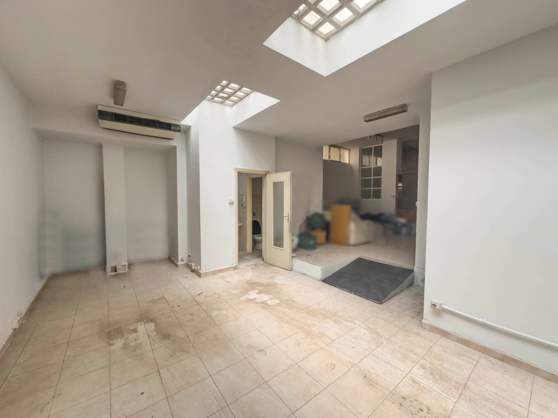 Magazzino in vendita a Torino, Valentino