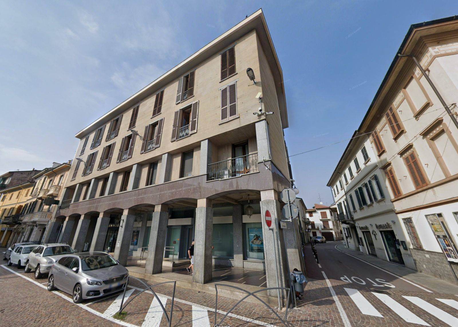 Negozio in vendita a Trecate