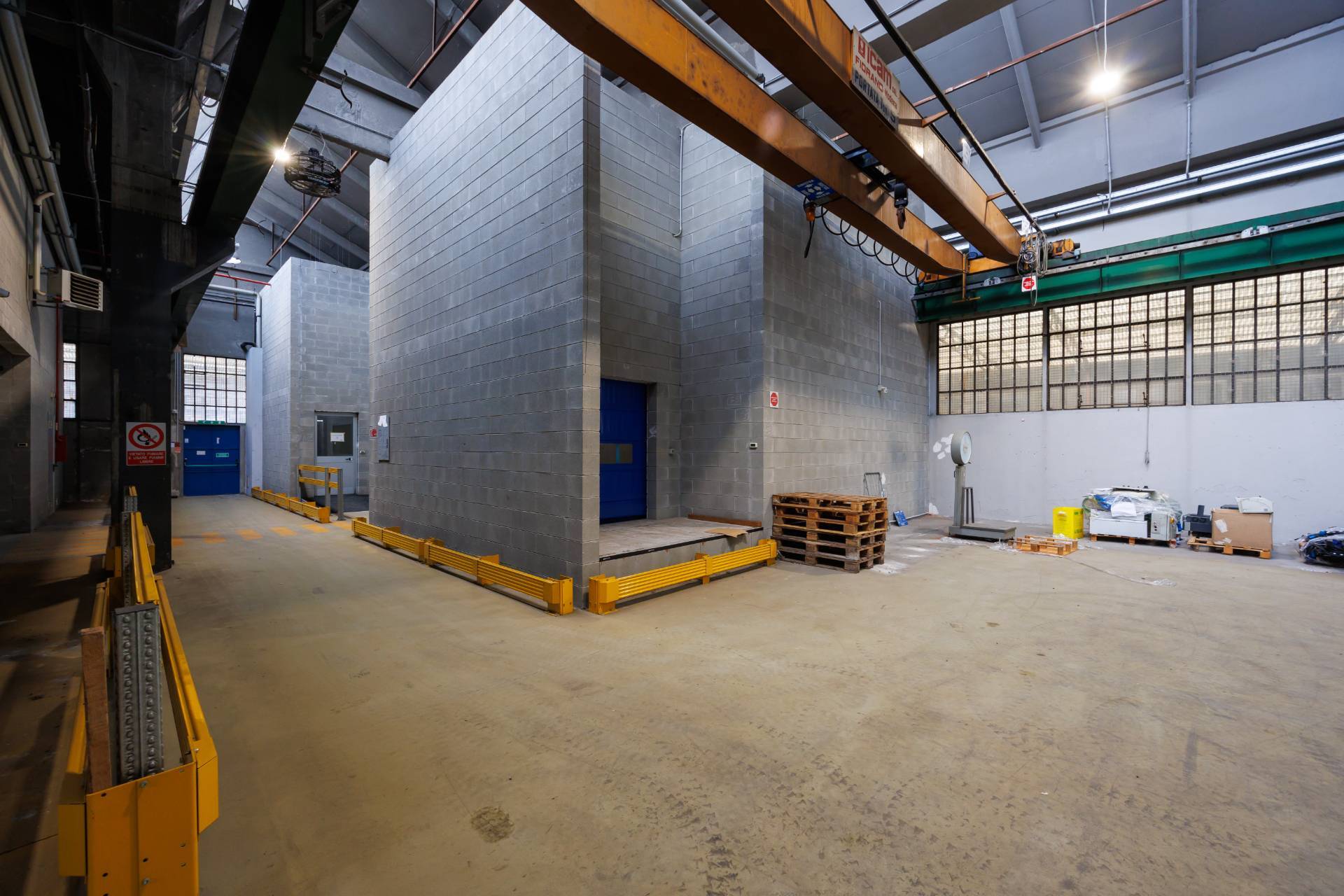 Capannone in vendita a Torino, Mirafiori nord