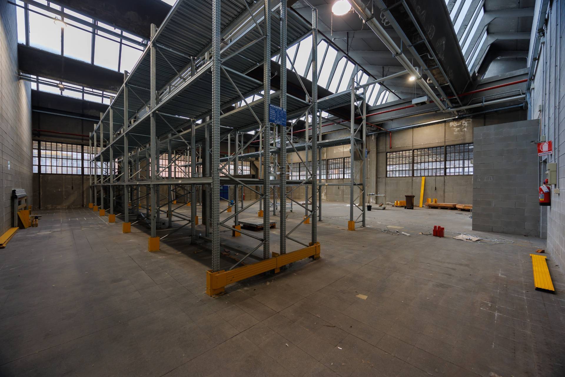 Capannone in vendita a Torino, Mirafiori nord