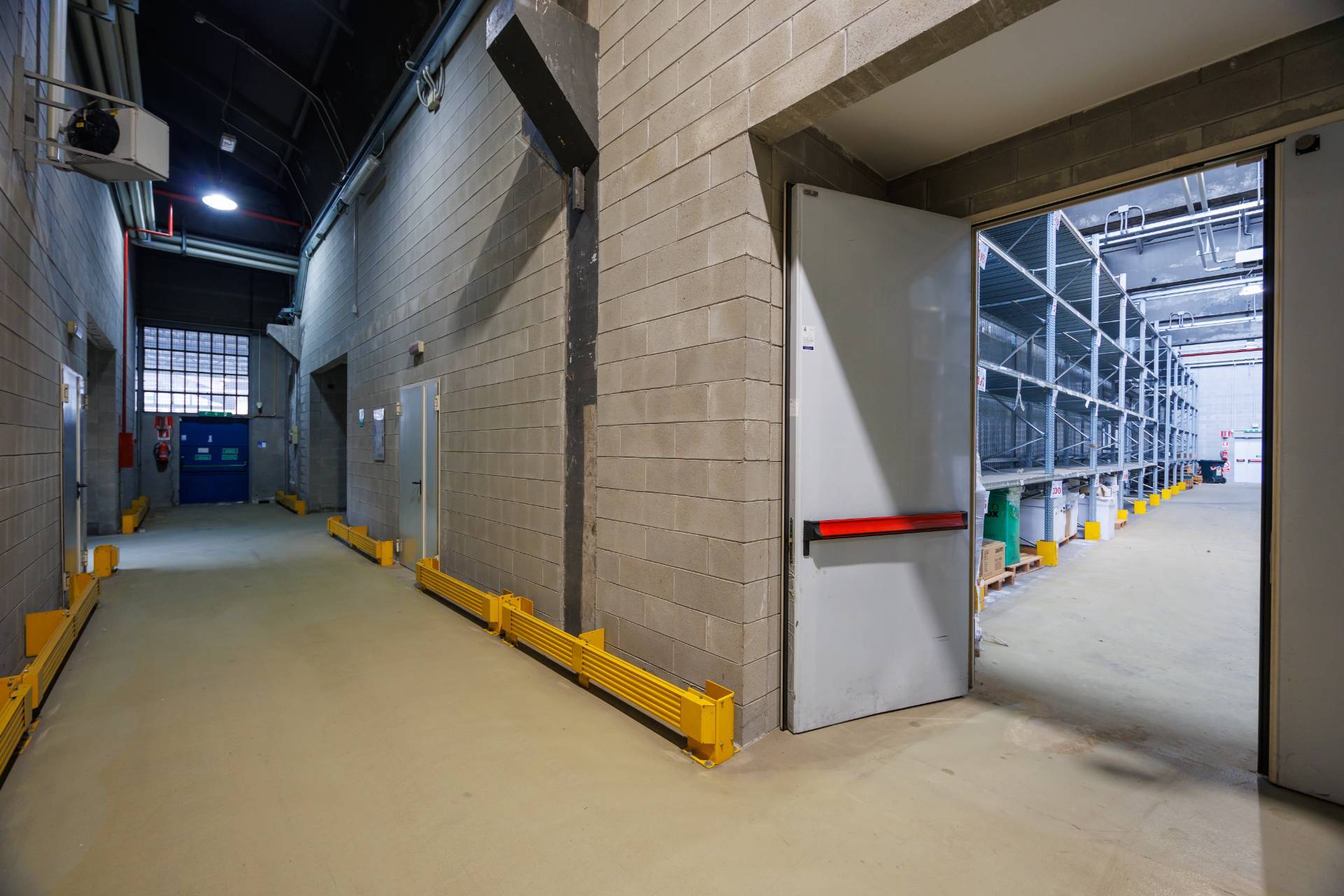 Capannone in vendita a Torino, Mirafiori nord