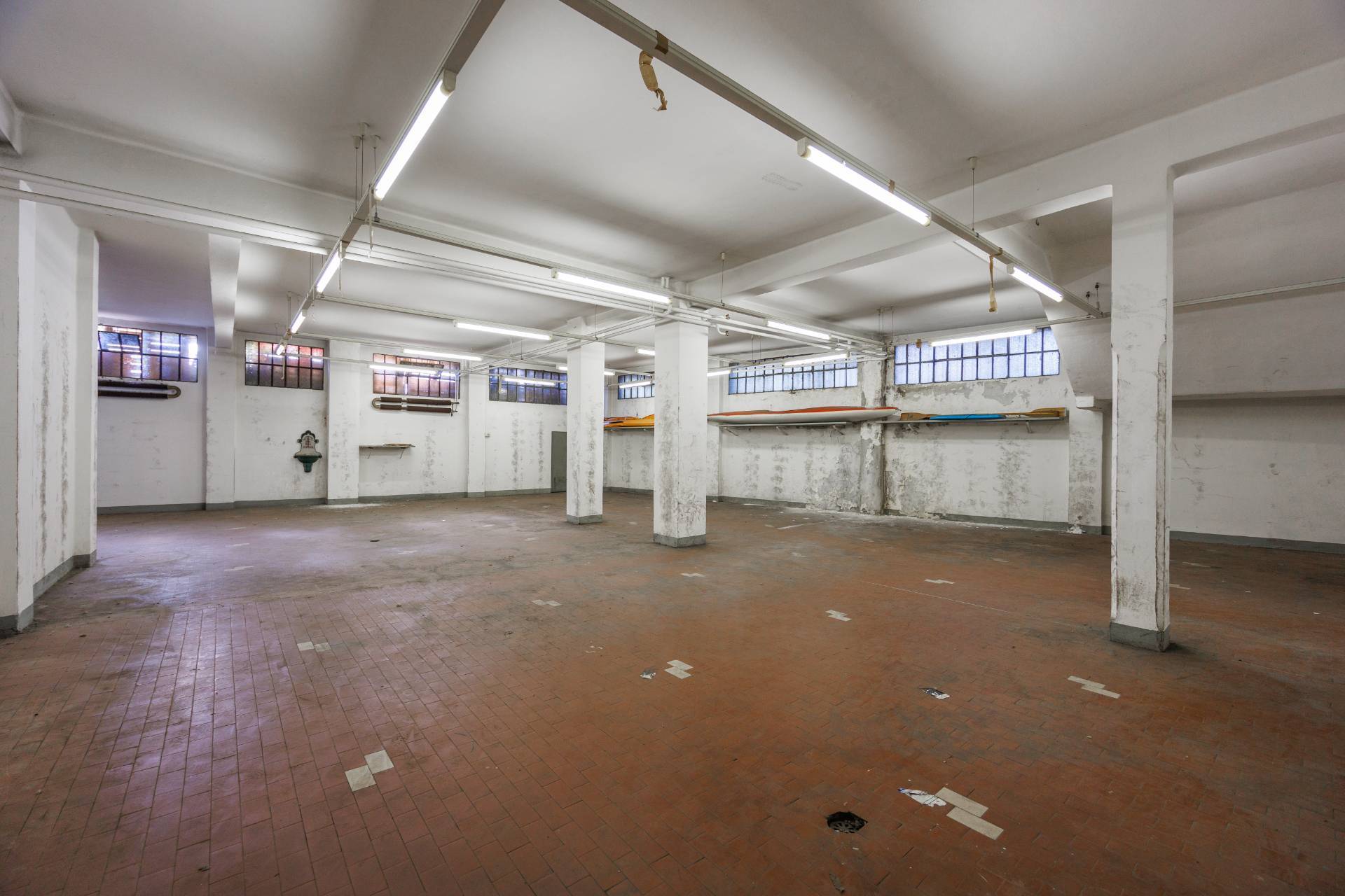 Magazzino in vendita a Torino, Cavoretto - Pilonetto