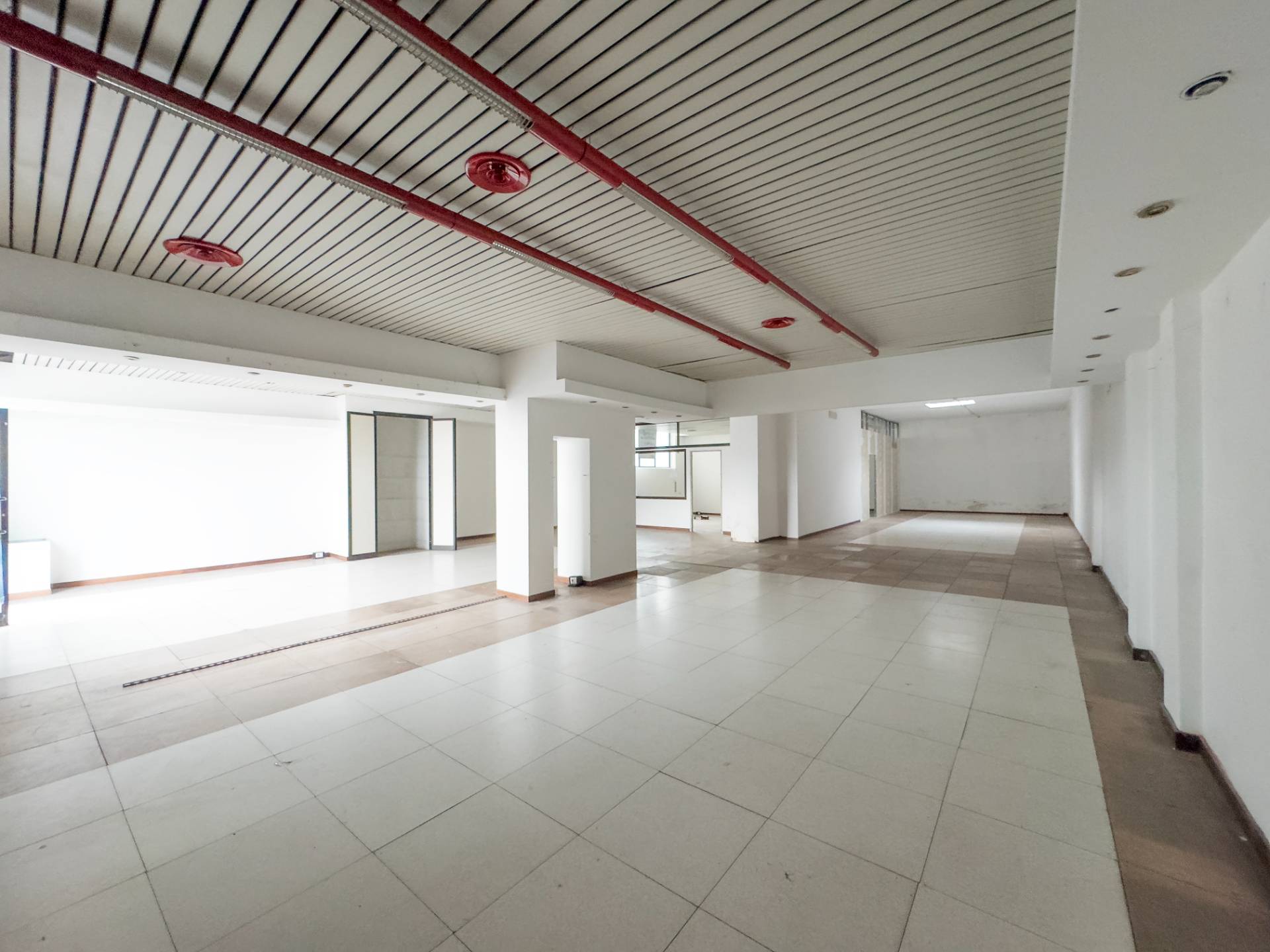 Negozio in vendita a Torino, Pozzo Strada