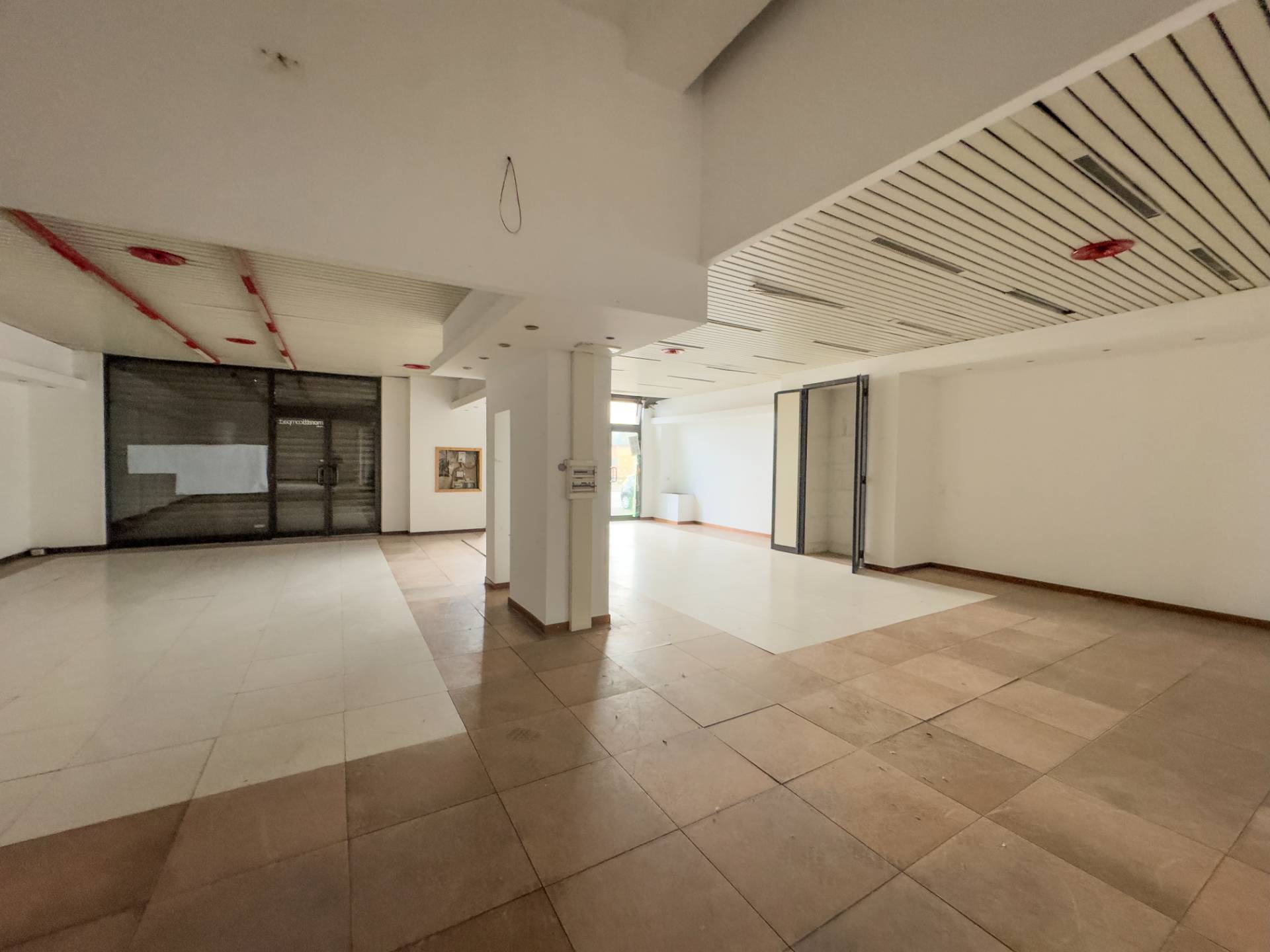 Negozio in vendita a Torino, Pozzo Strada