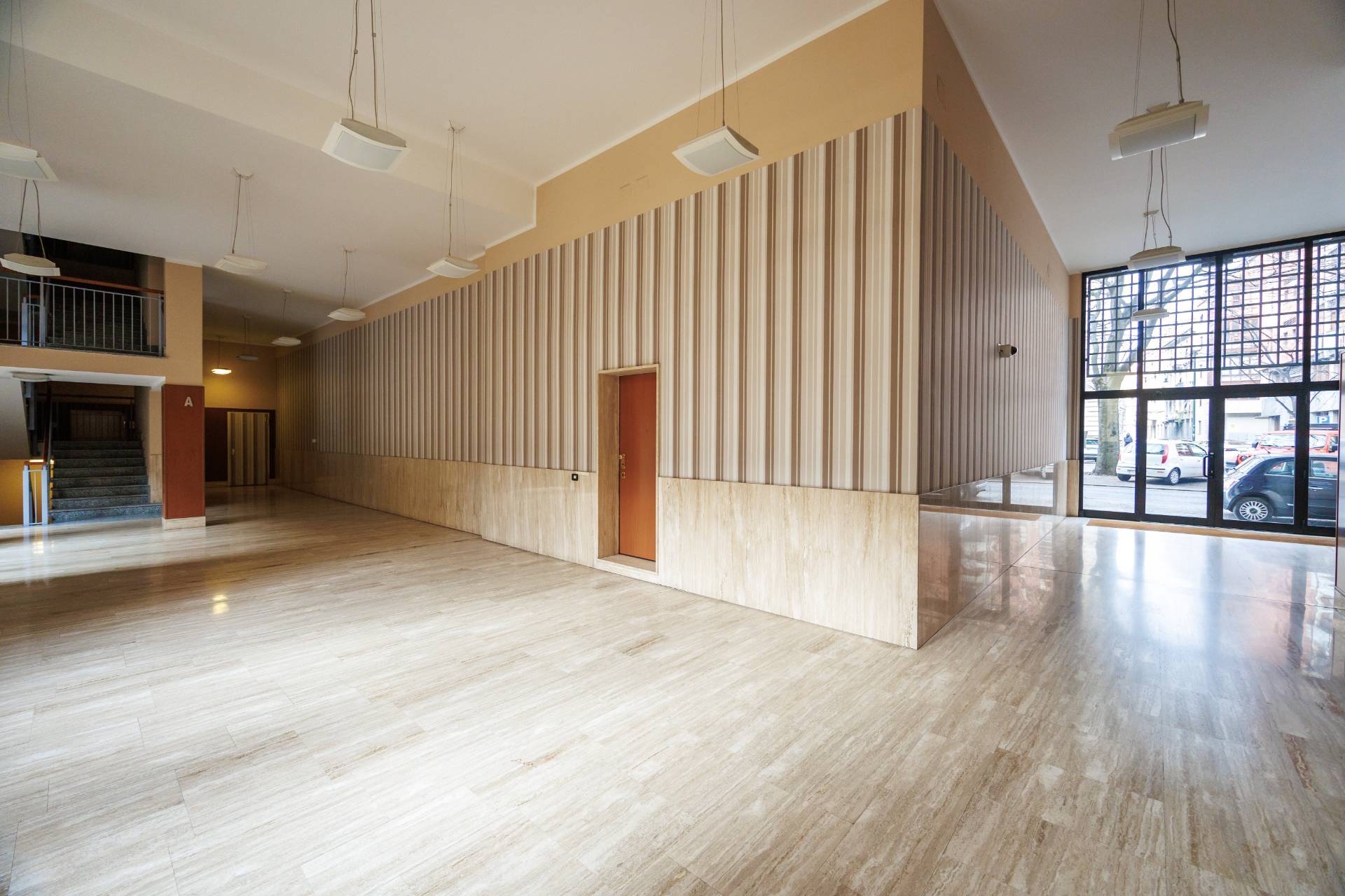 Ufficio in vendita a Torino, San Salvario