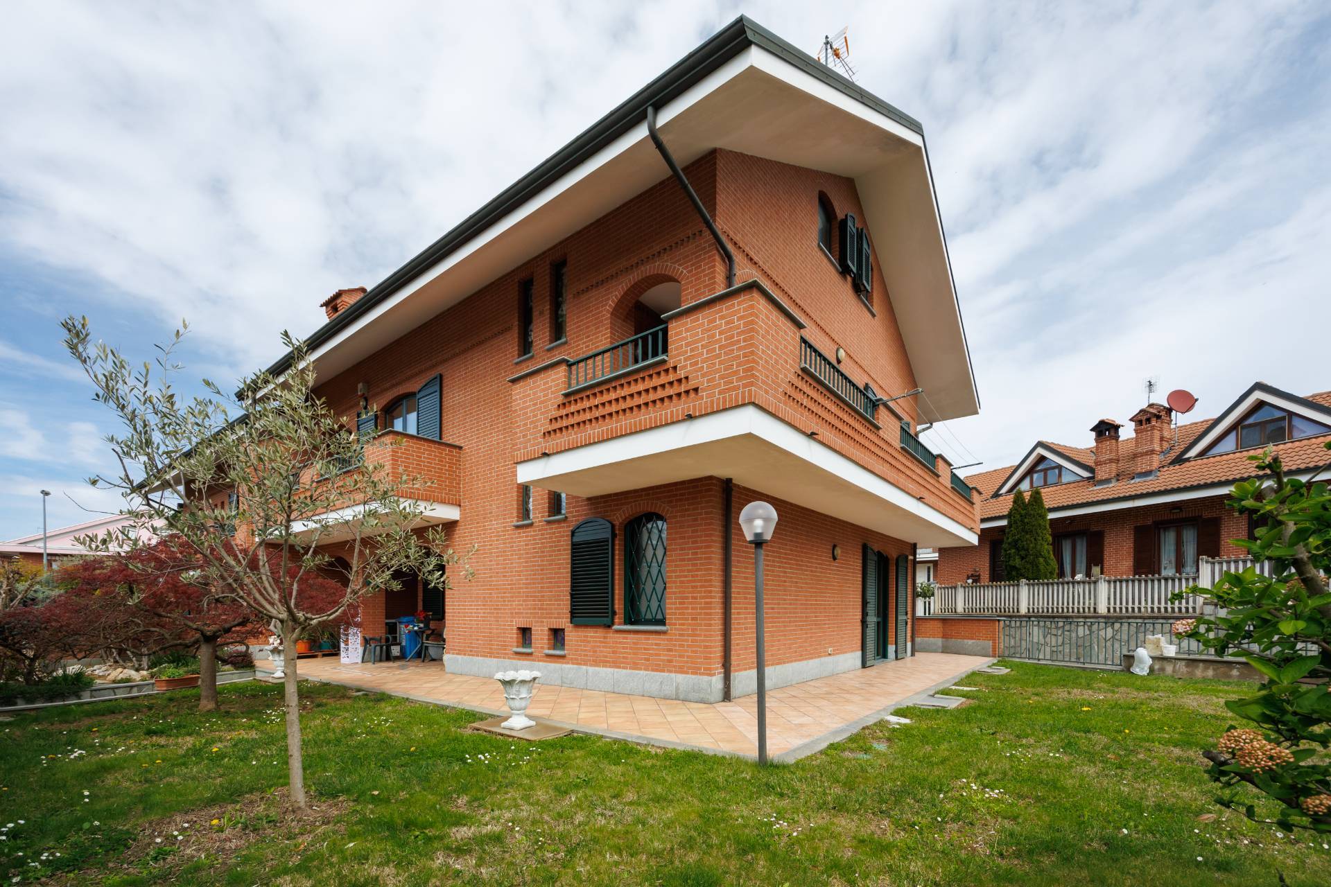 Villa in vendita a La Loggia