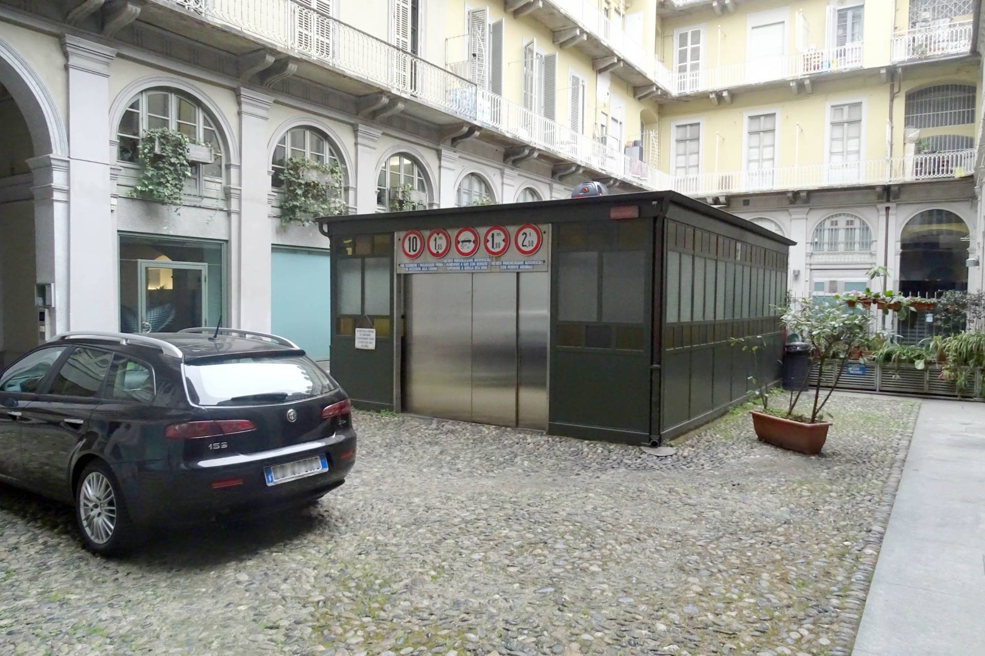 Box o garage in vendita a Torino, Centro