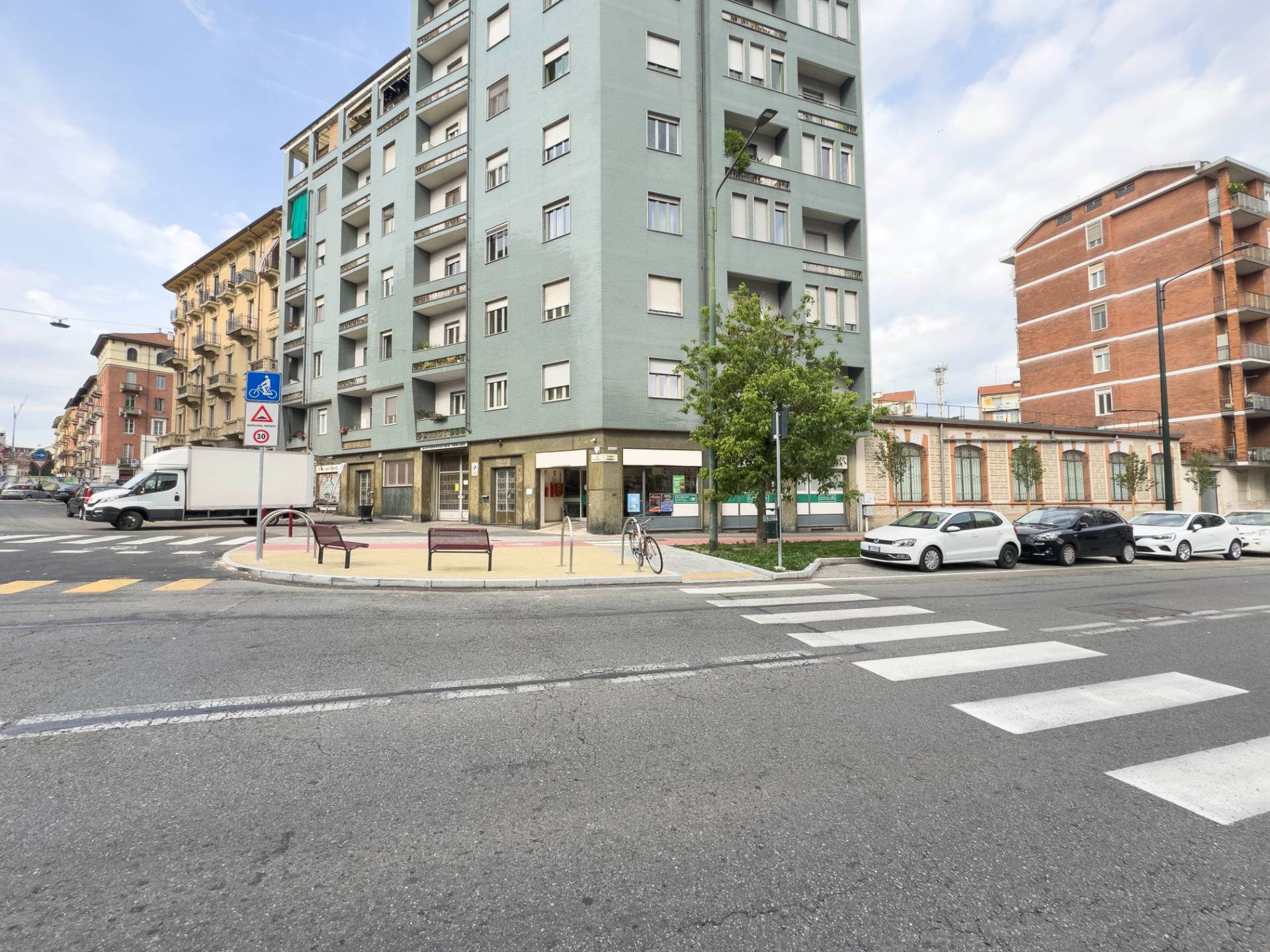 Locale commerciale in vendita a Torino, San Donato