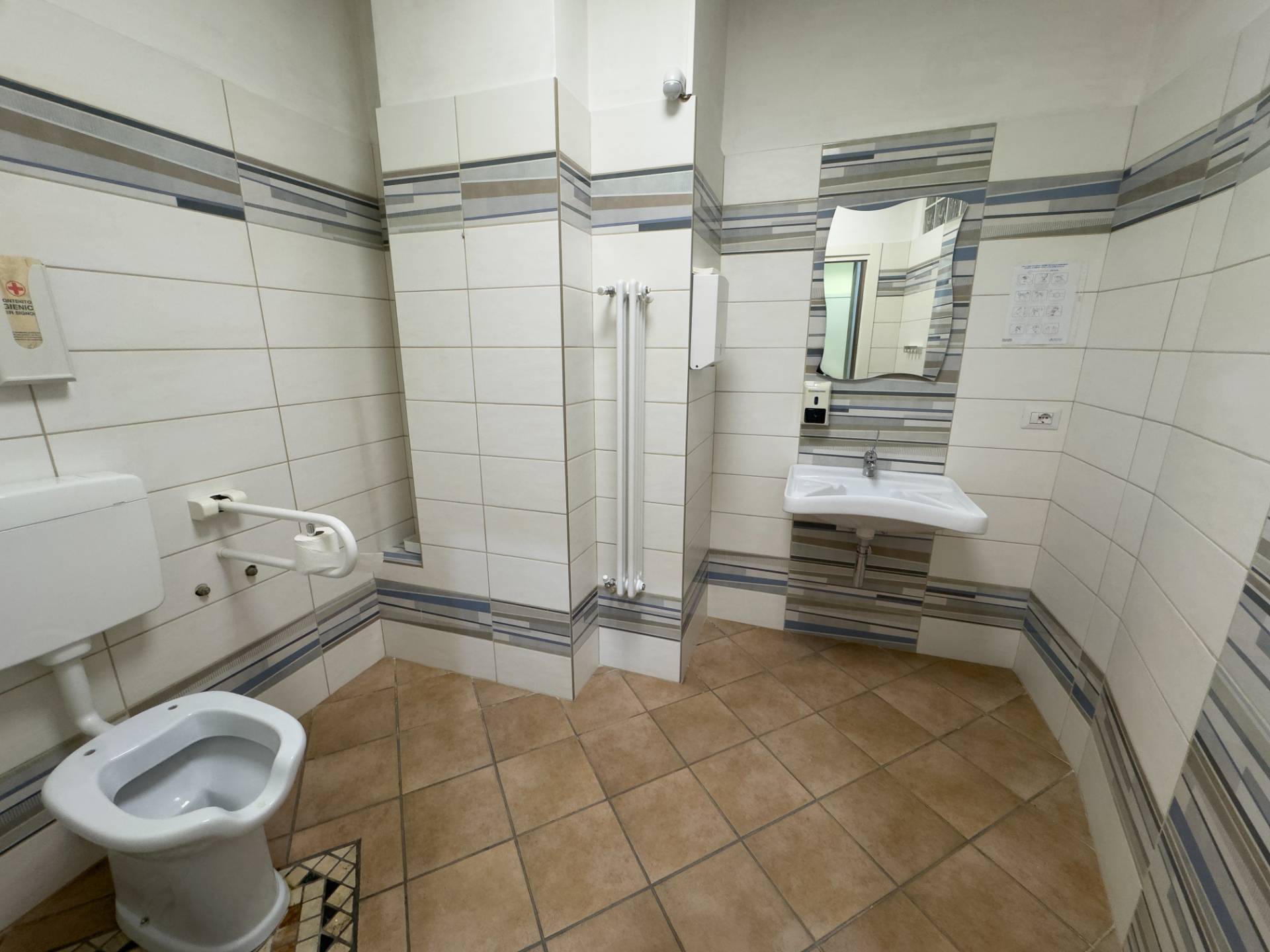 Negozio in vendita a Torino, San Secondo