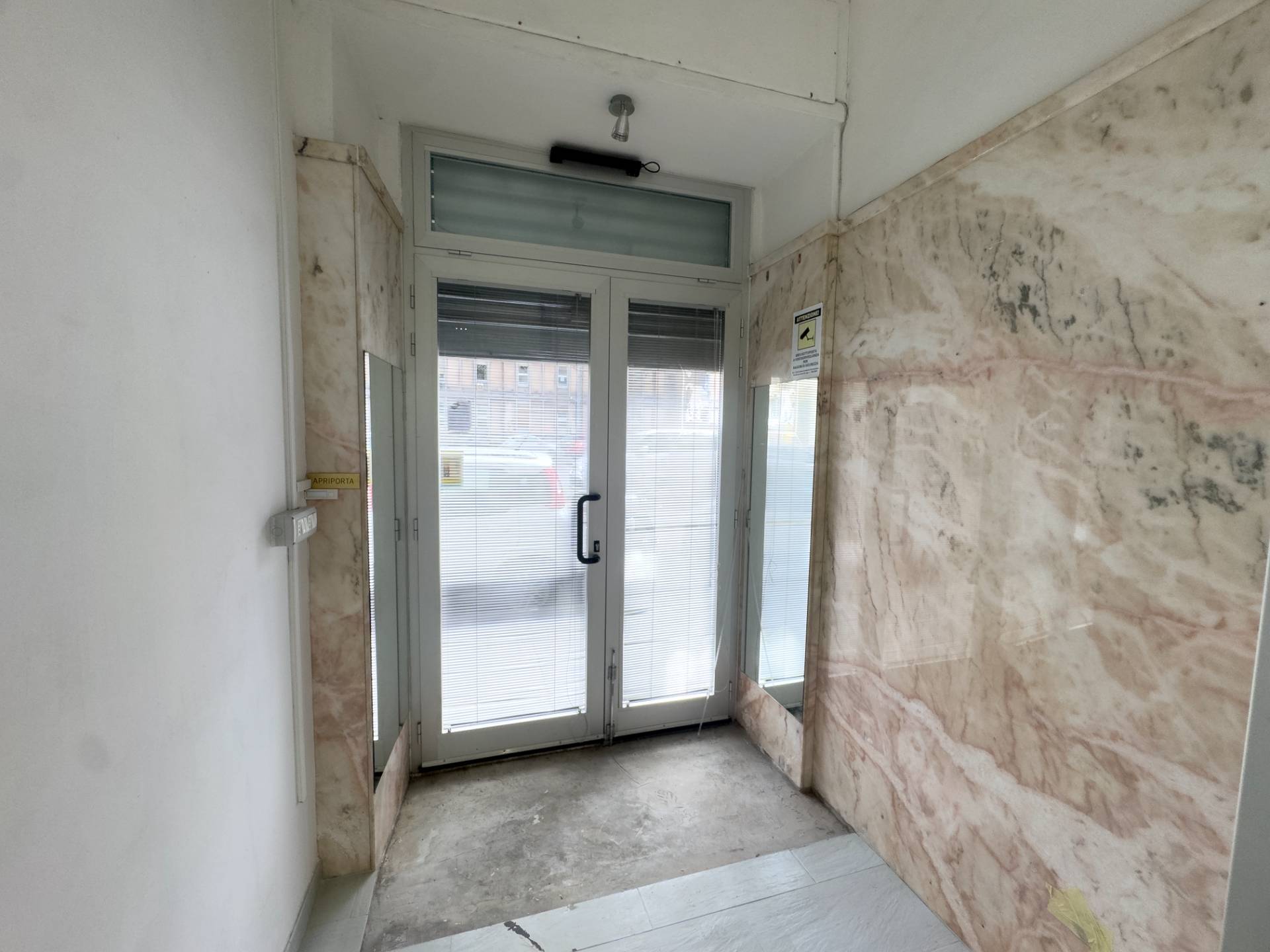 Negozio in vendita a Torino, San Secondo
