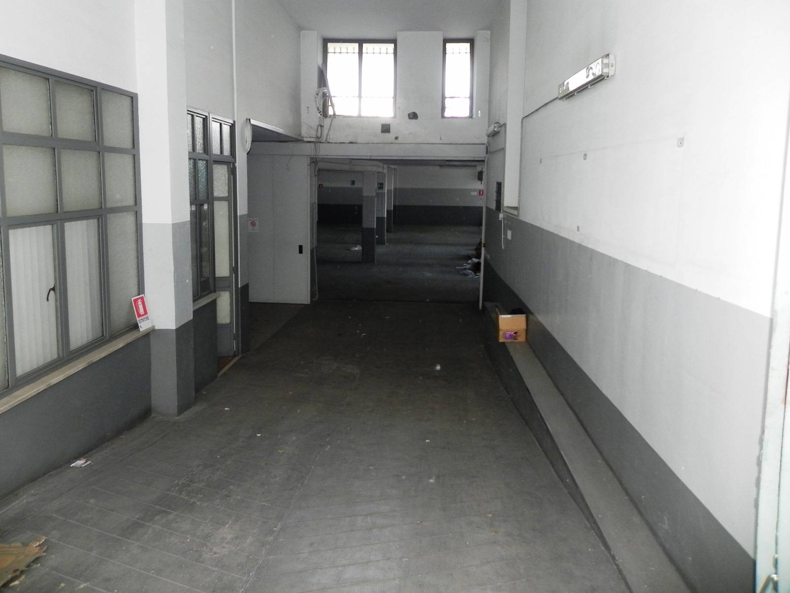 Magazzino in vendita a Rivoli, Cascine Vica