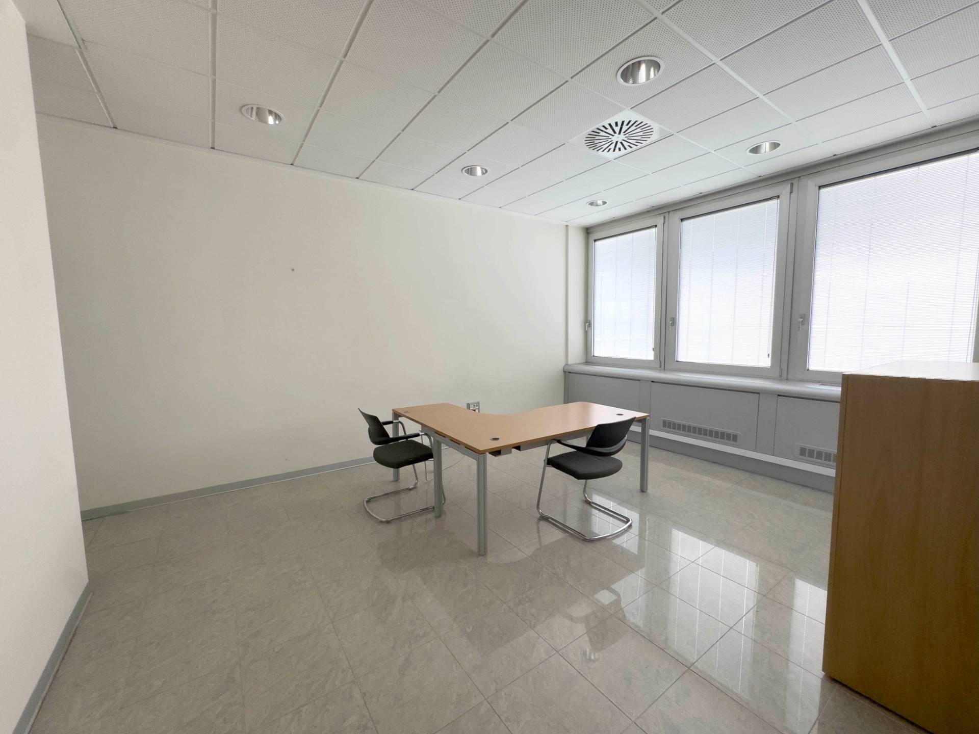 Ufficio in affitto a Moncalieri, C.so Roma