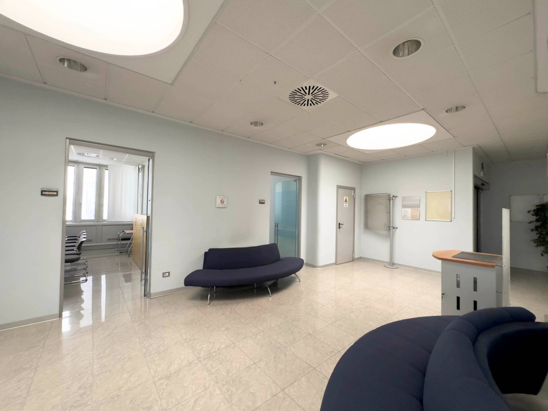 Ufficio in affitto a Moncalieri, C.so Roma