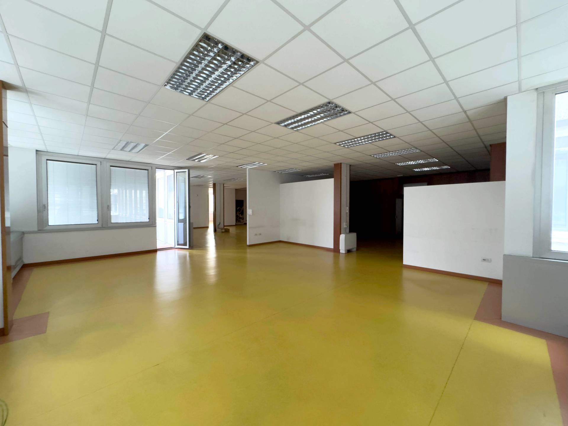 Ufficio in affitto a Moncalieri, C.so Roma
