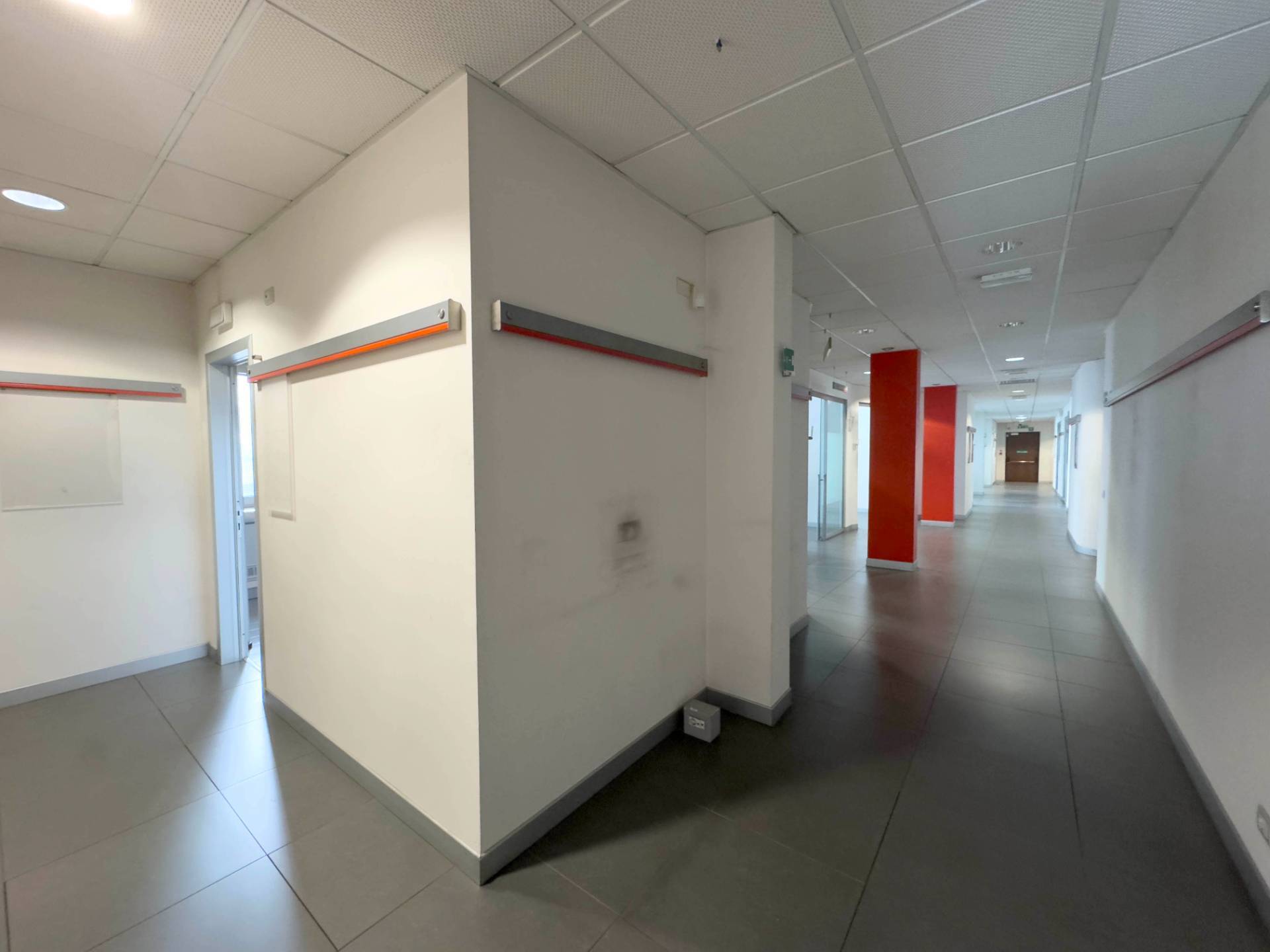 Ufficio in affitto a Moncalieri, C.so Roma